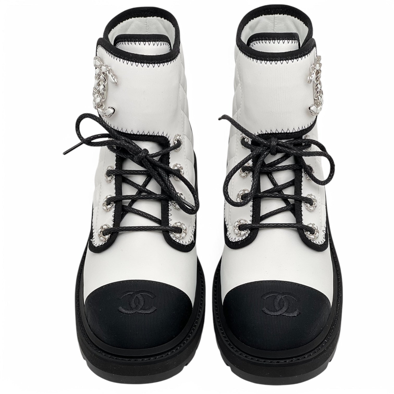 Chanel - Bottes matelassées bicolores  T37,5C
