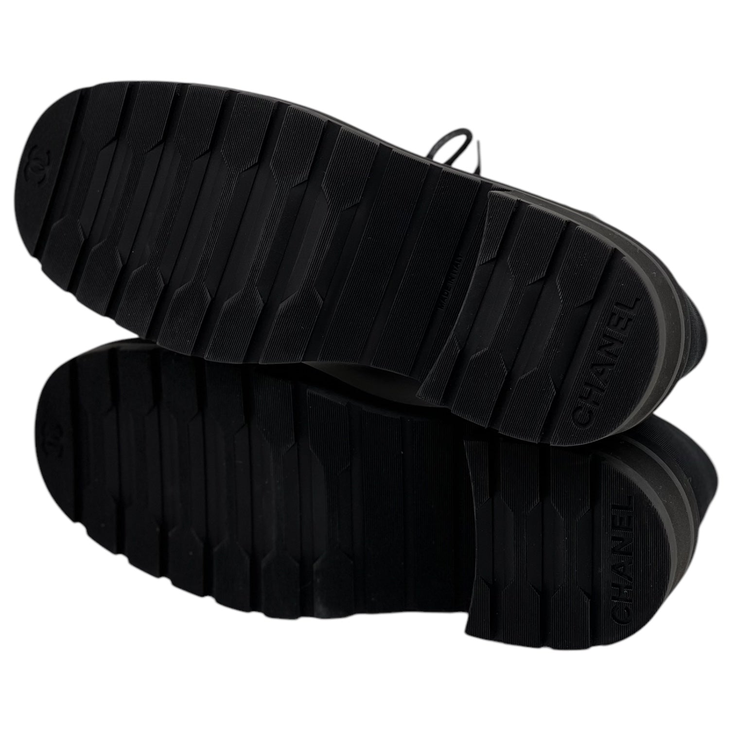 Chanel - Bottes matelassées bicolores  T37,5C