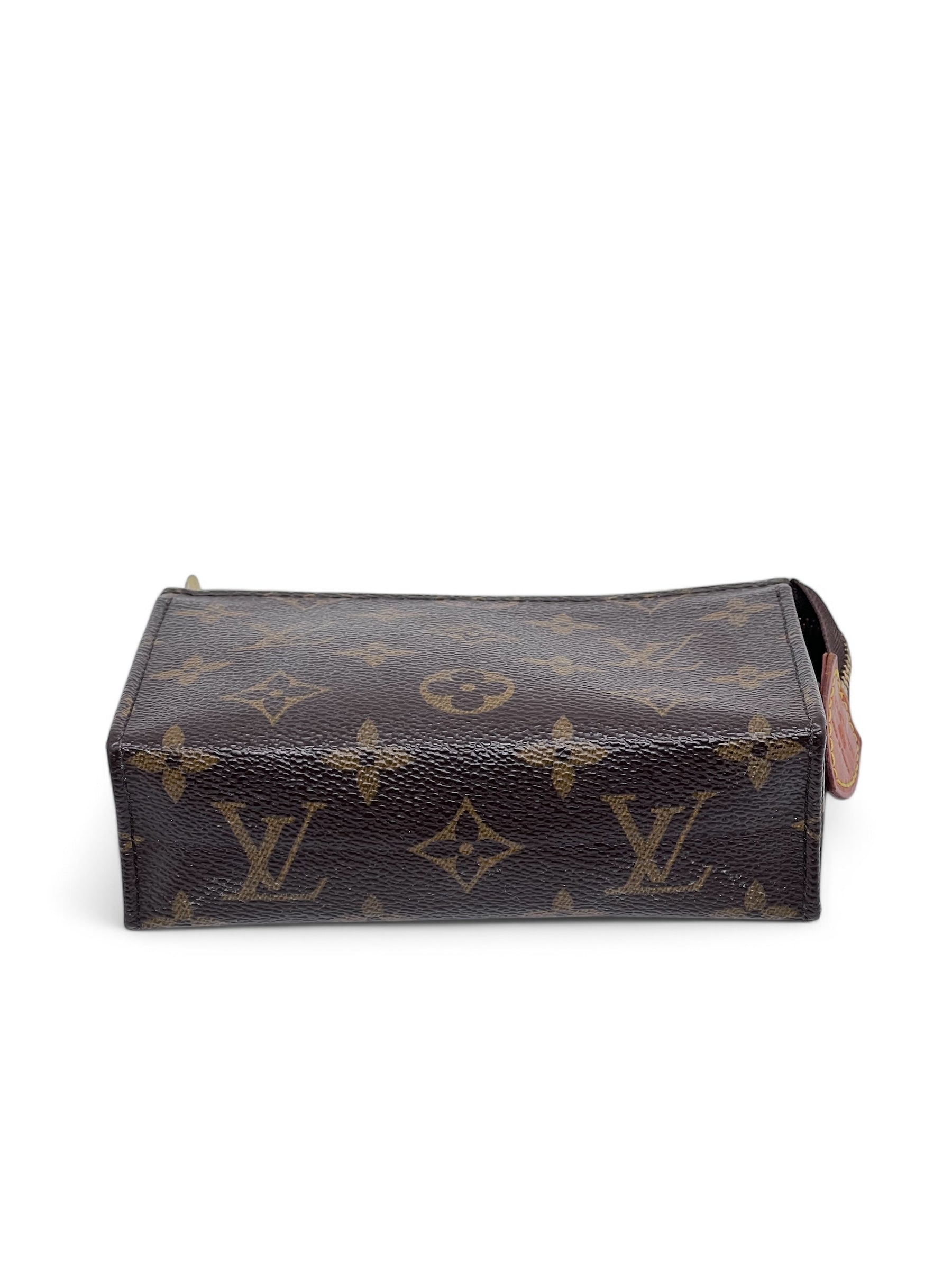 Louis Vuitton - Trousse de toilettes