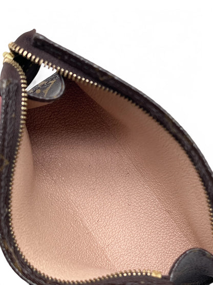 Louis Vuitton - Trousse de toilettes