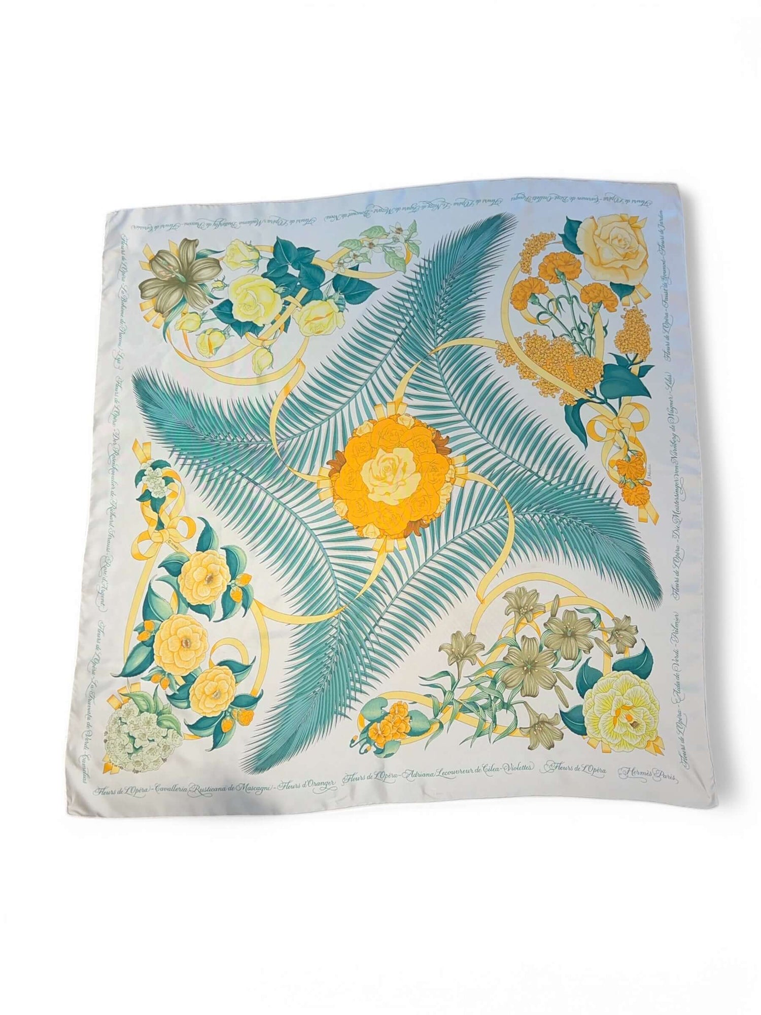 Hermès - Carré de soie 90 « Fleurs de l’opéra »
