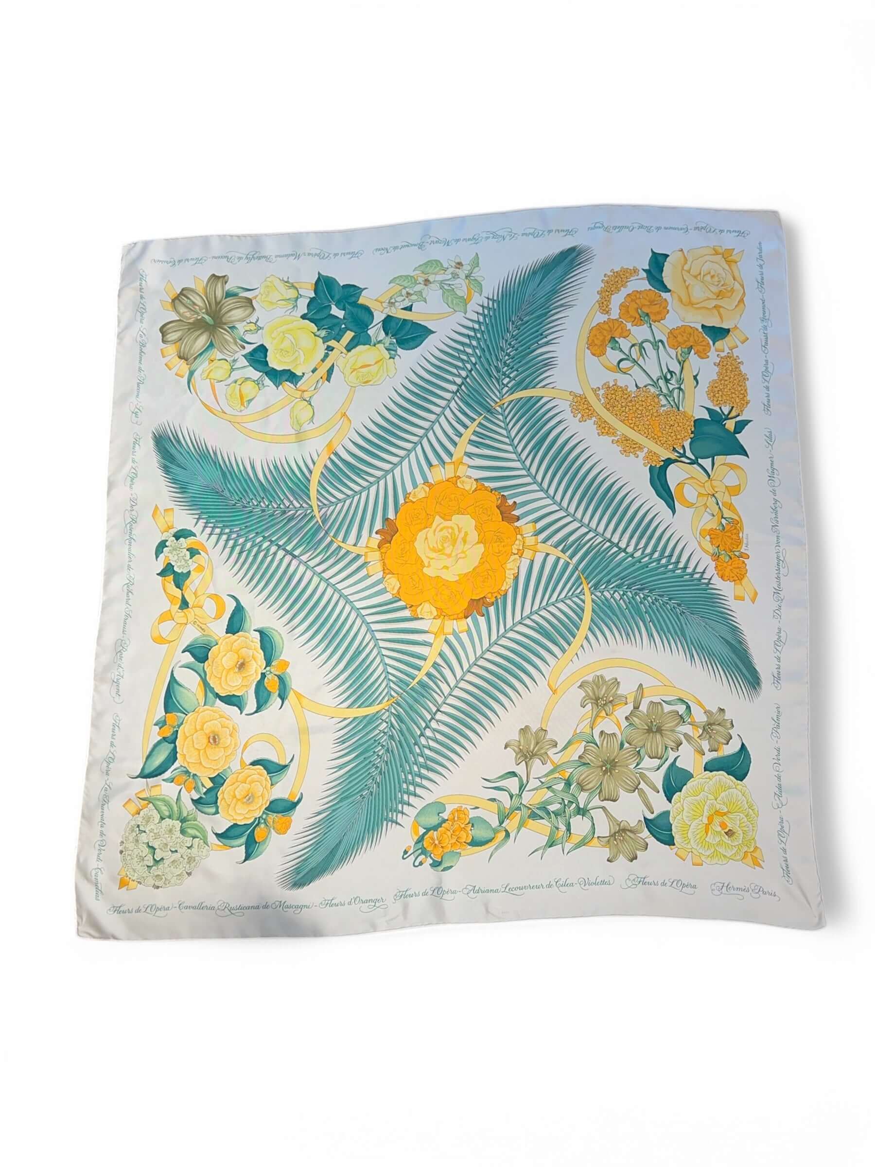 Hermès - Carré de soie 90 « Fleurs de l’opéra »