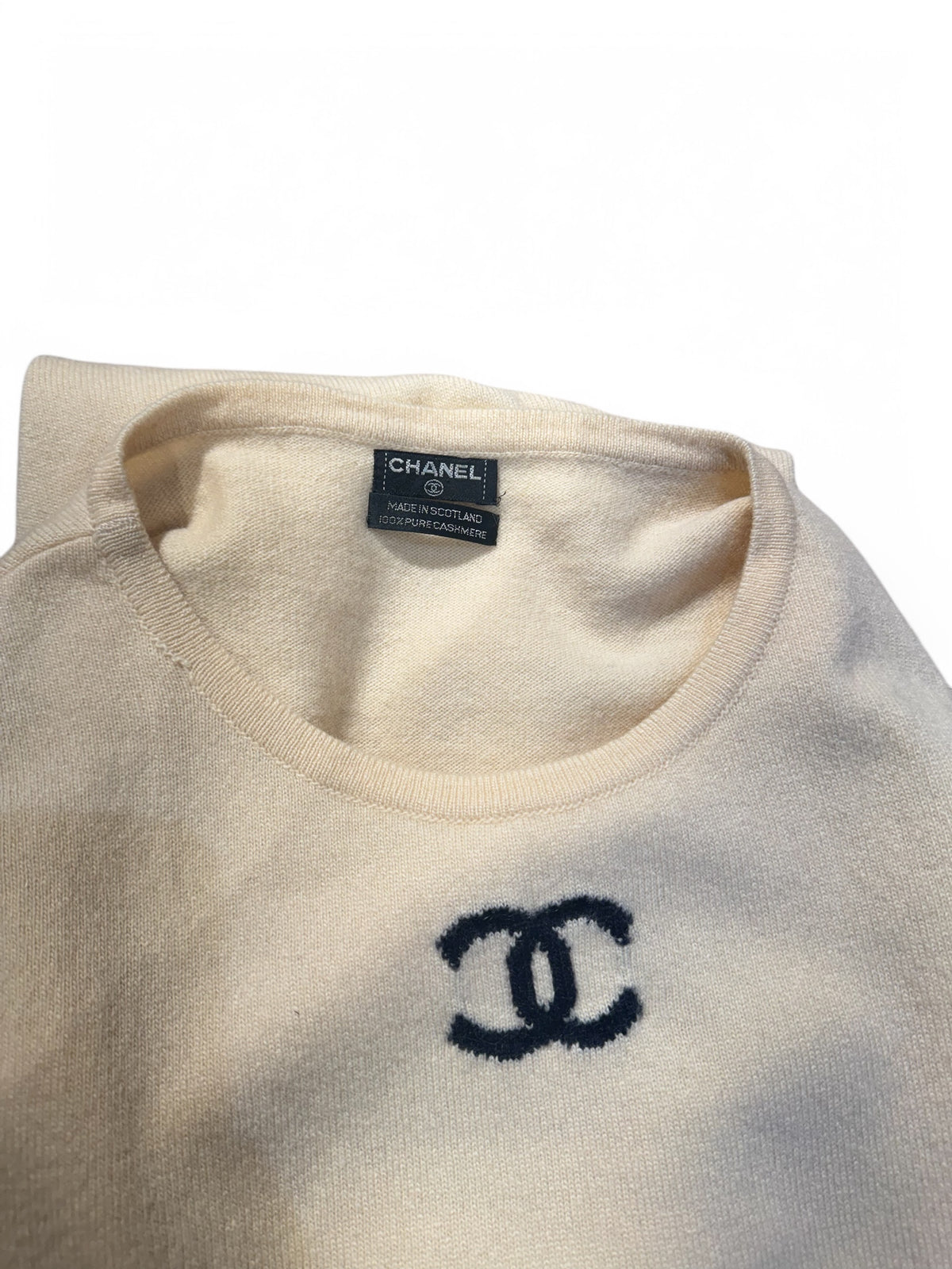Chanel - White cashmere tank top