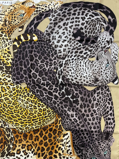 Hermès - Carré 90 « Lazy Leopardesses »