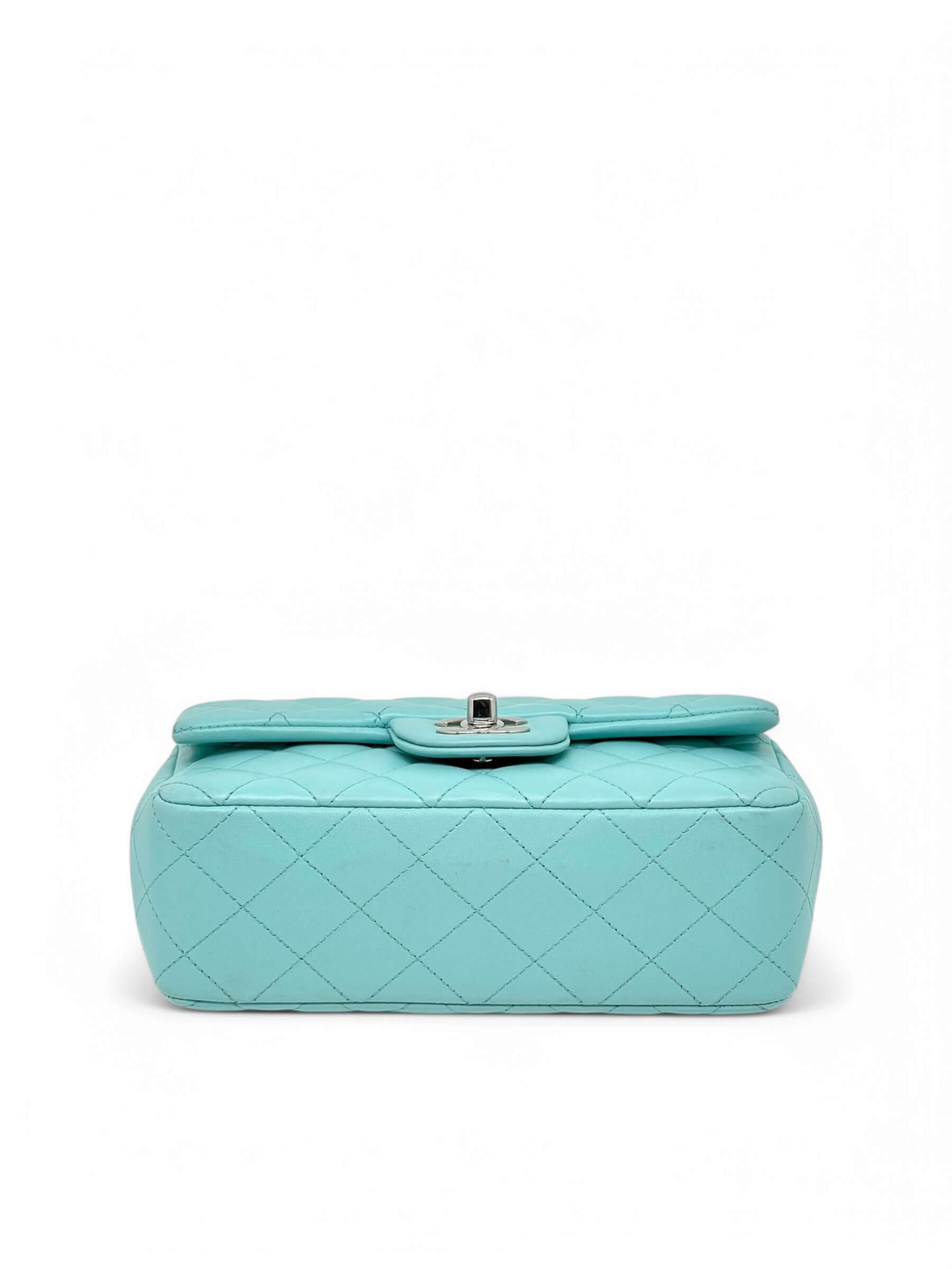 Chanel - Sac à rabat bleu Tiffany