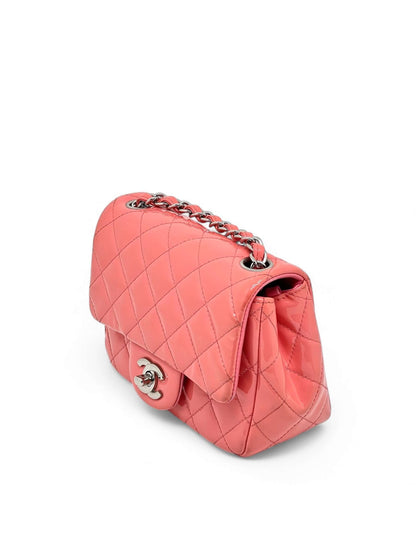Chanel - Sac à rabat Corail vernis