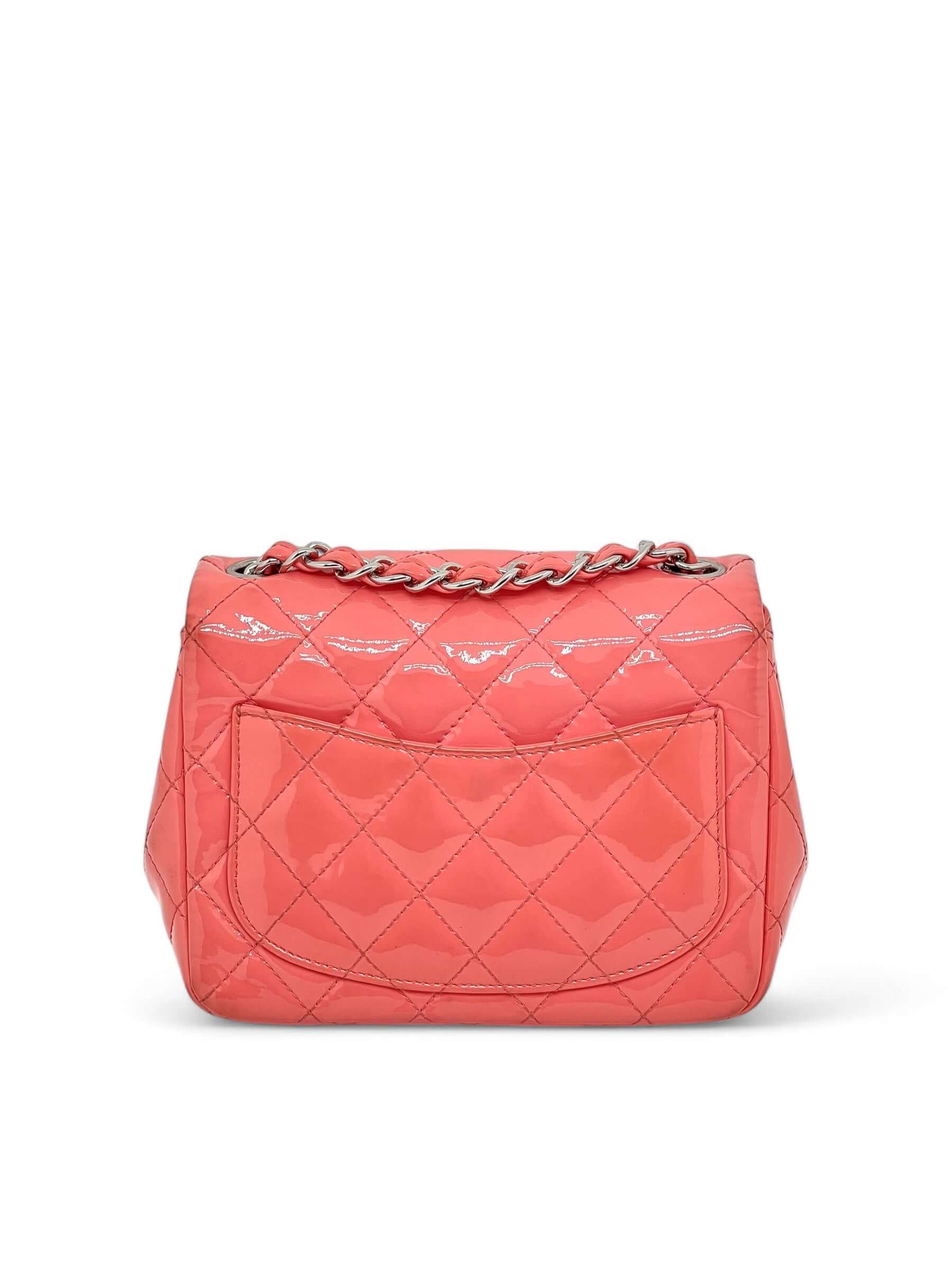 Chanel - Sac à rabat Corail vernis