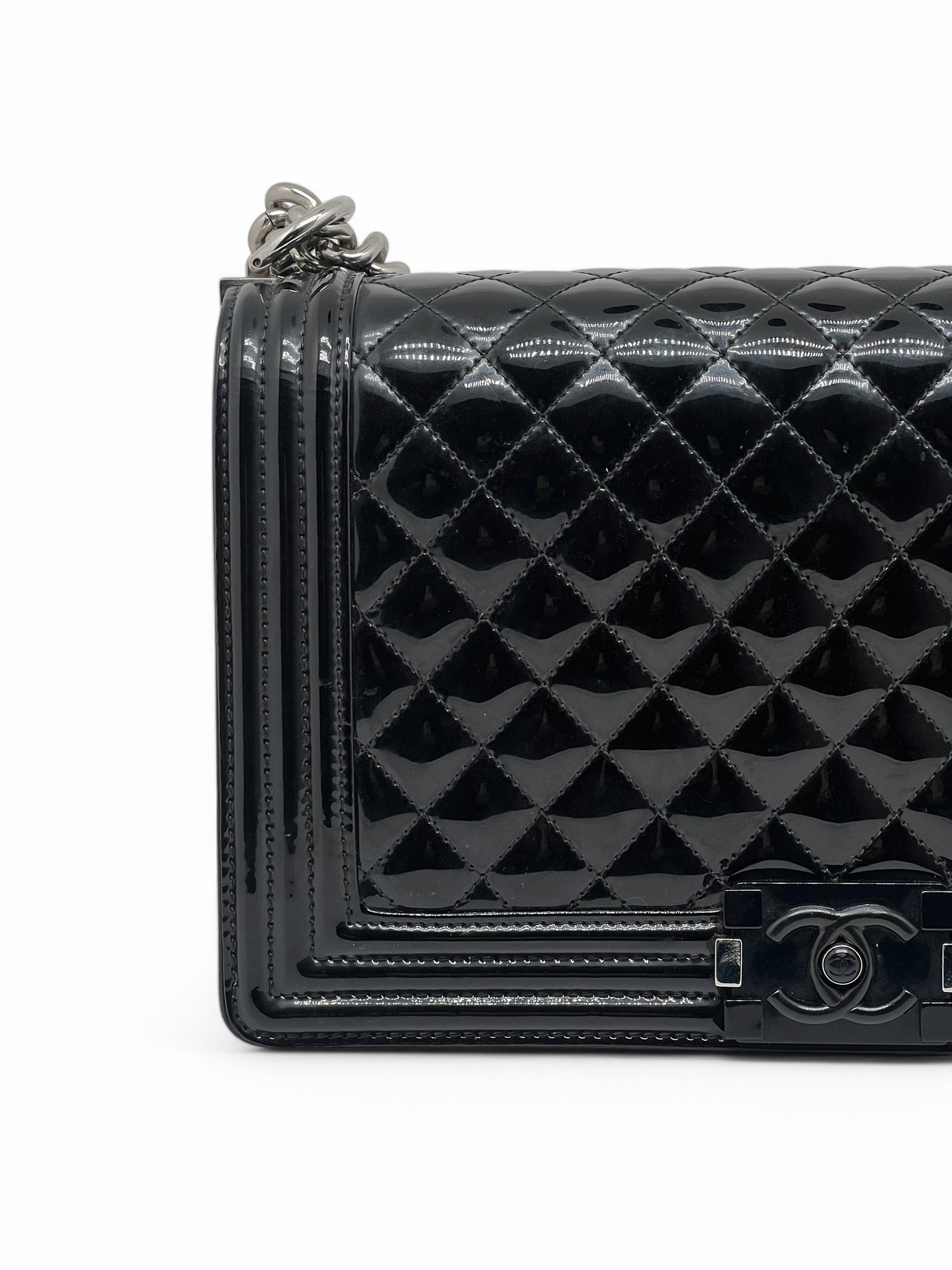Chanel - Sac Boy Large en cuir verni