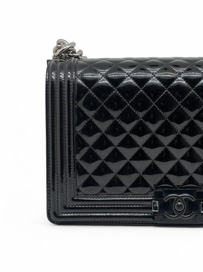 Chanel - Sac Boy Large en cuir verni