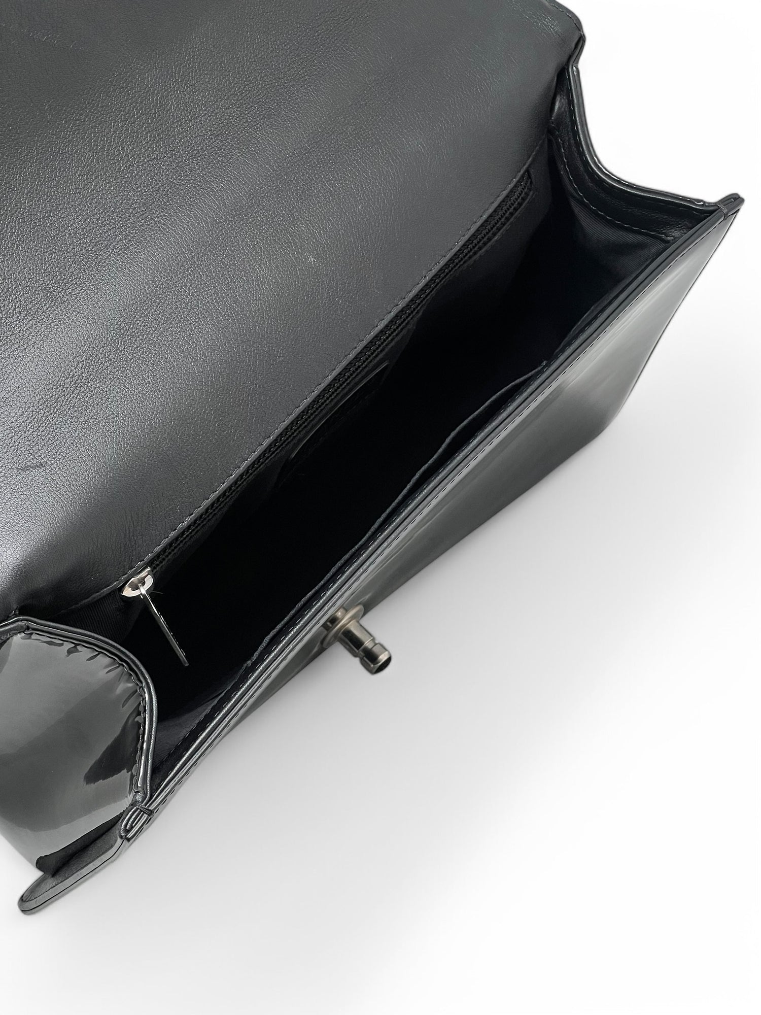 Chanel - Sac Boy Large en cuir verni