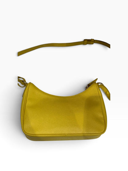 PRADA - sac re-édition cuir saffiano jaune