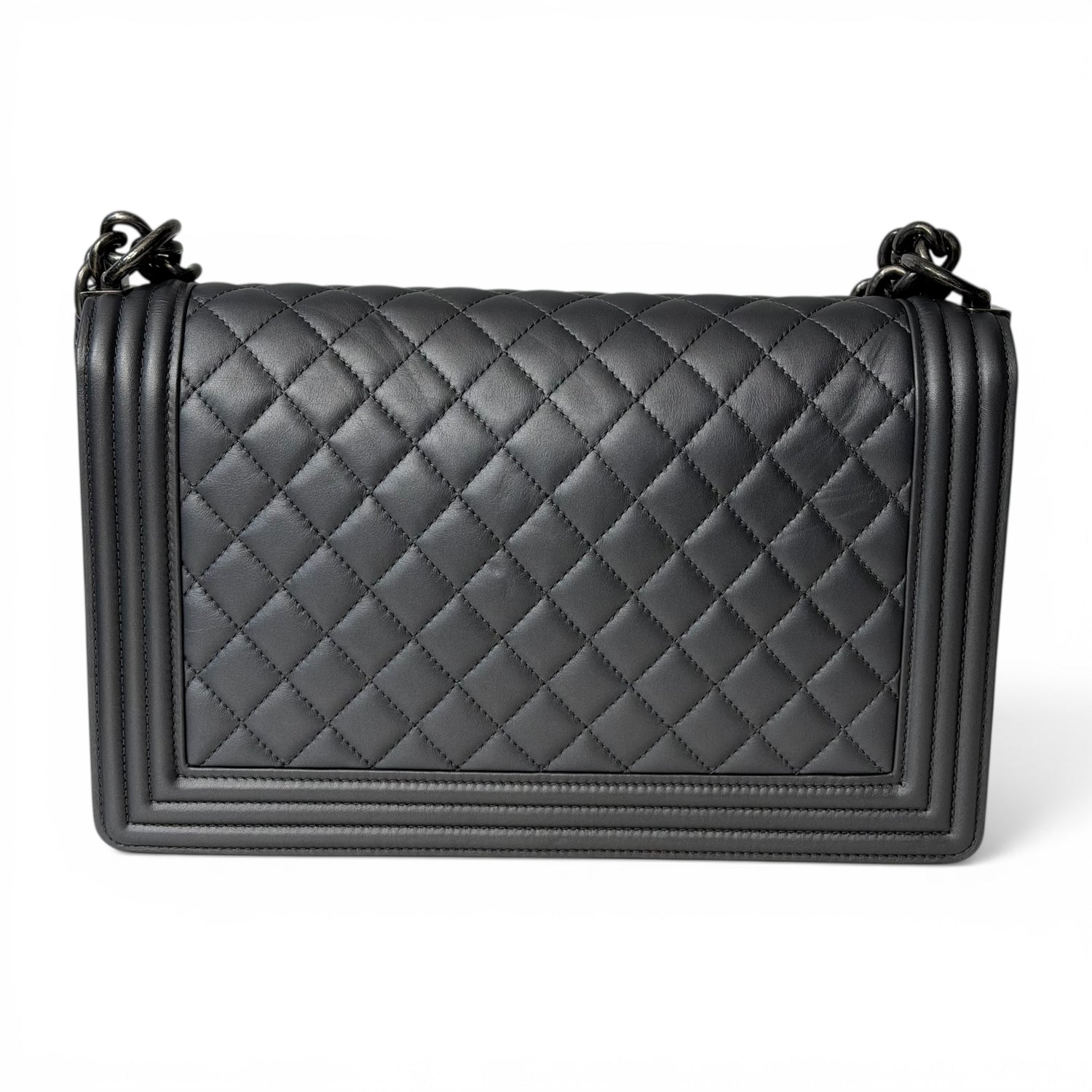 Sac Chanel Boy GM Gris Métallisé | Les Folies d’Eugénie
