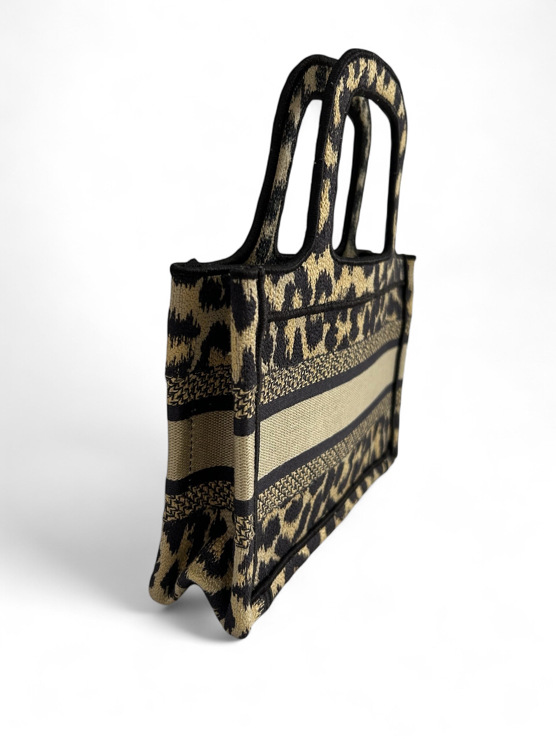 Dior - Mini-Buch-Tragetasche limitierte Auflage
