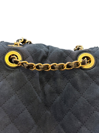 Chanel - Sac à dos moyen modèle en tissus effrangé