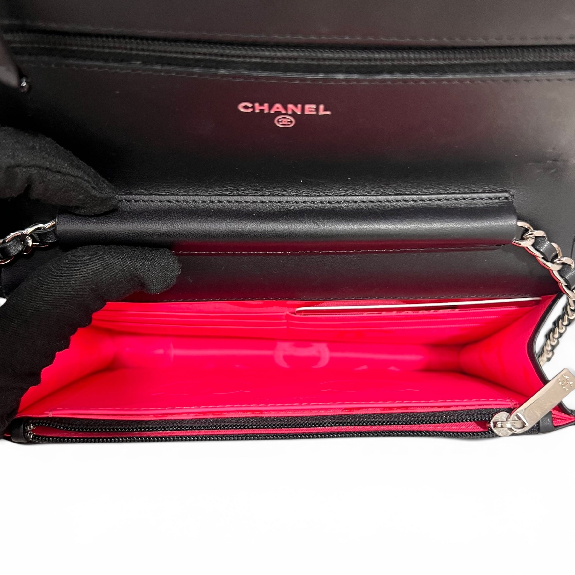 Chanel - Wallet On Chain