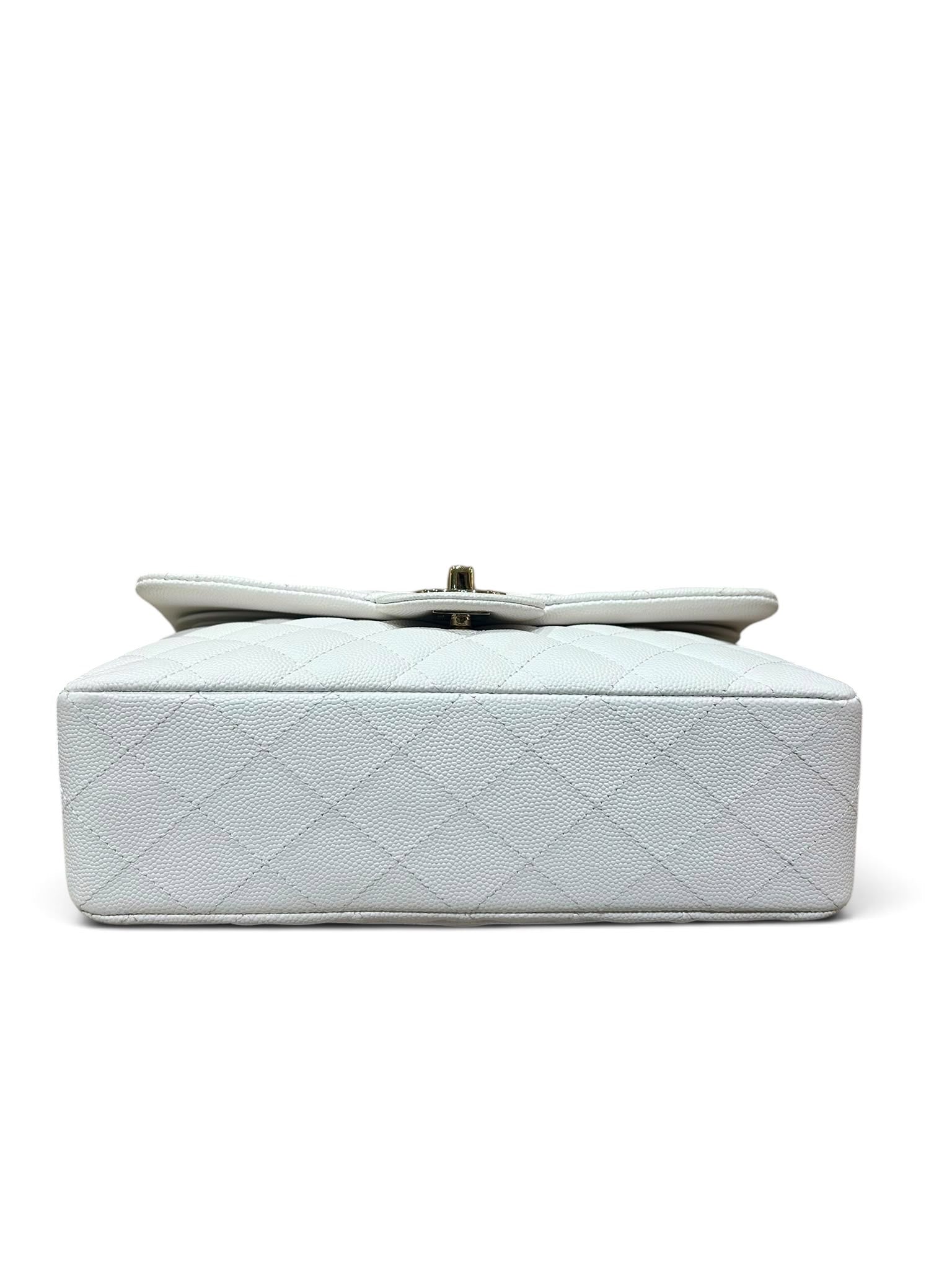 Chanel - Timeless Classique Blanc Caviar