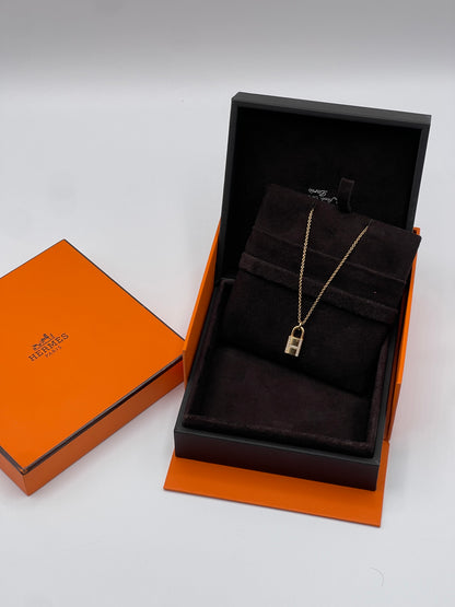 Hermès - Kelly padlock pendant in pink gold and diamonds