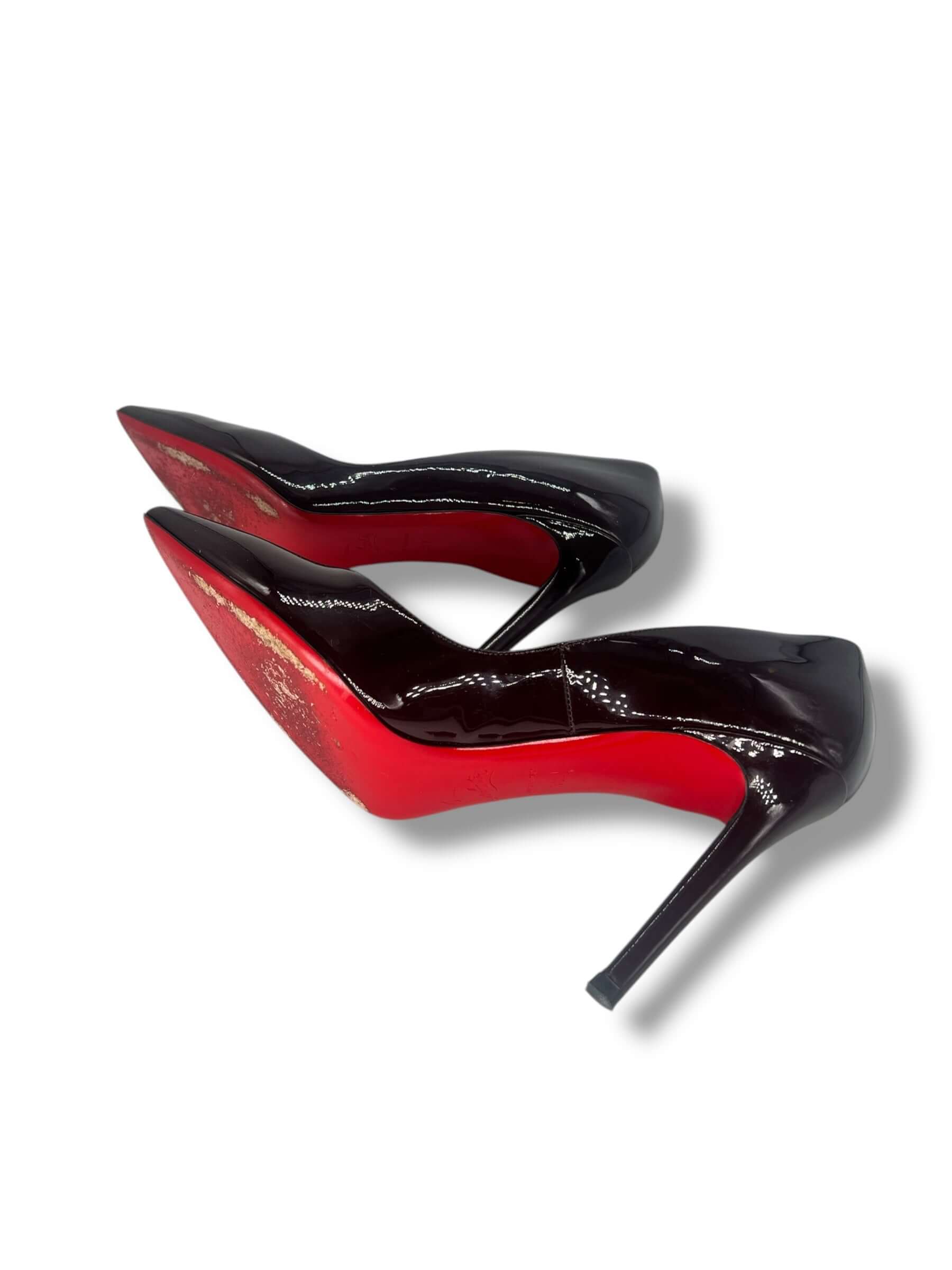 Louboutin - Pumps So Kate aubergine lackiert Gr. 39,5