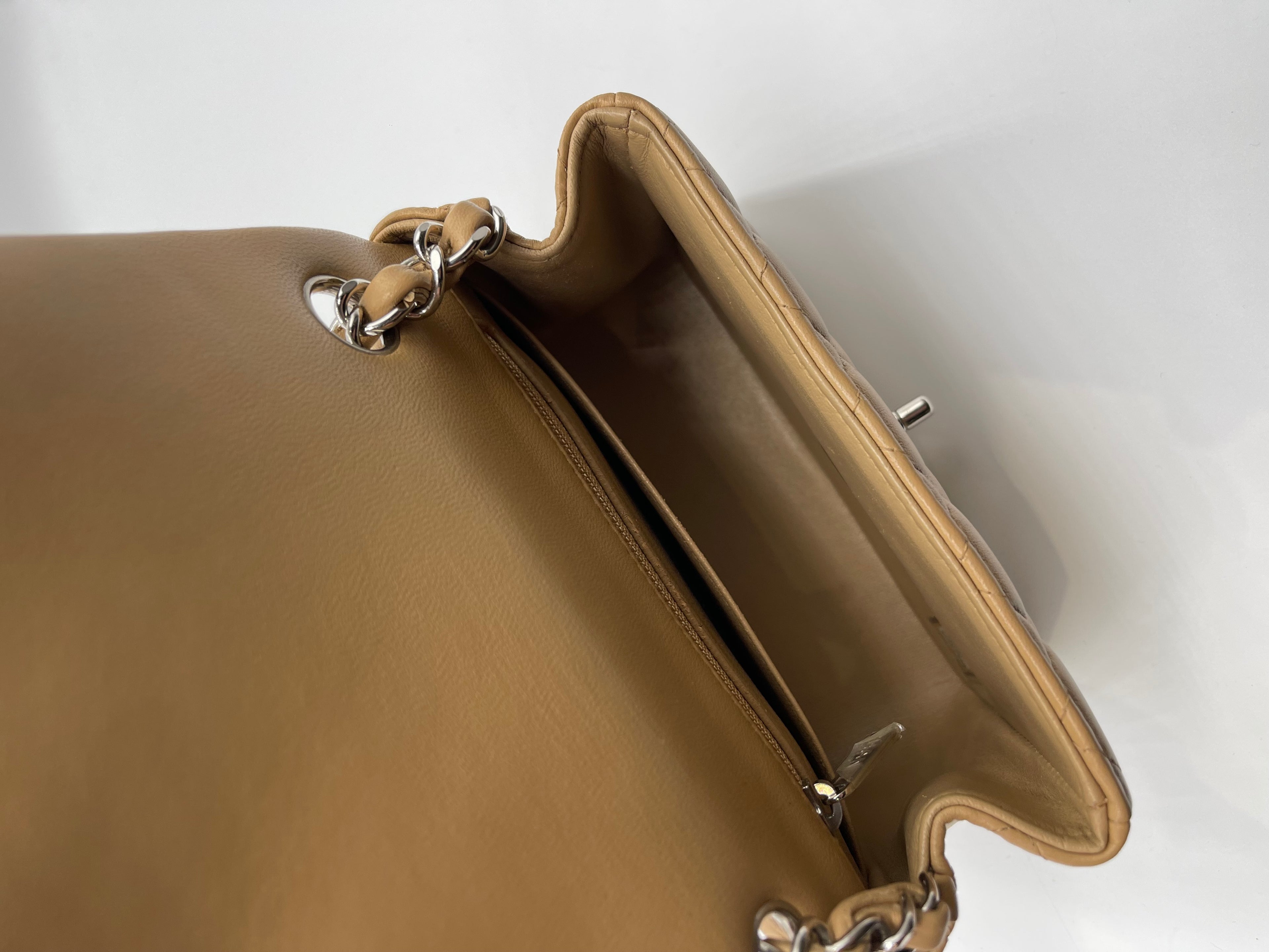 Chanel - Sac 11.12 Mini Timeless beige
