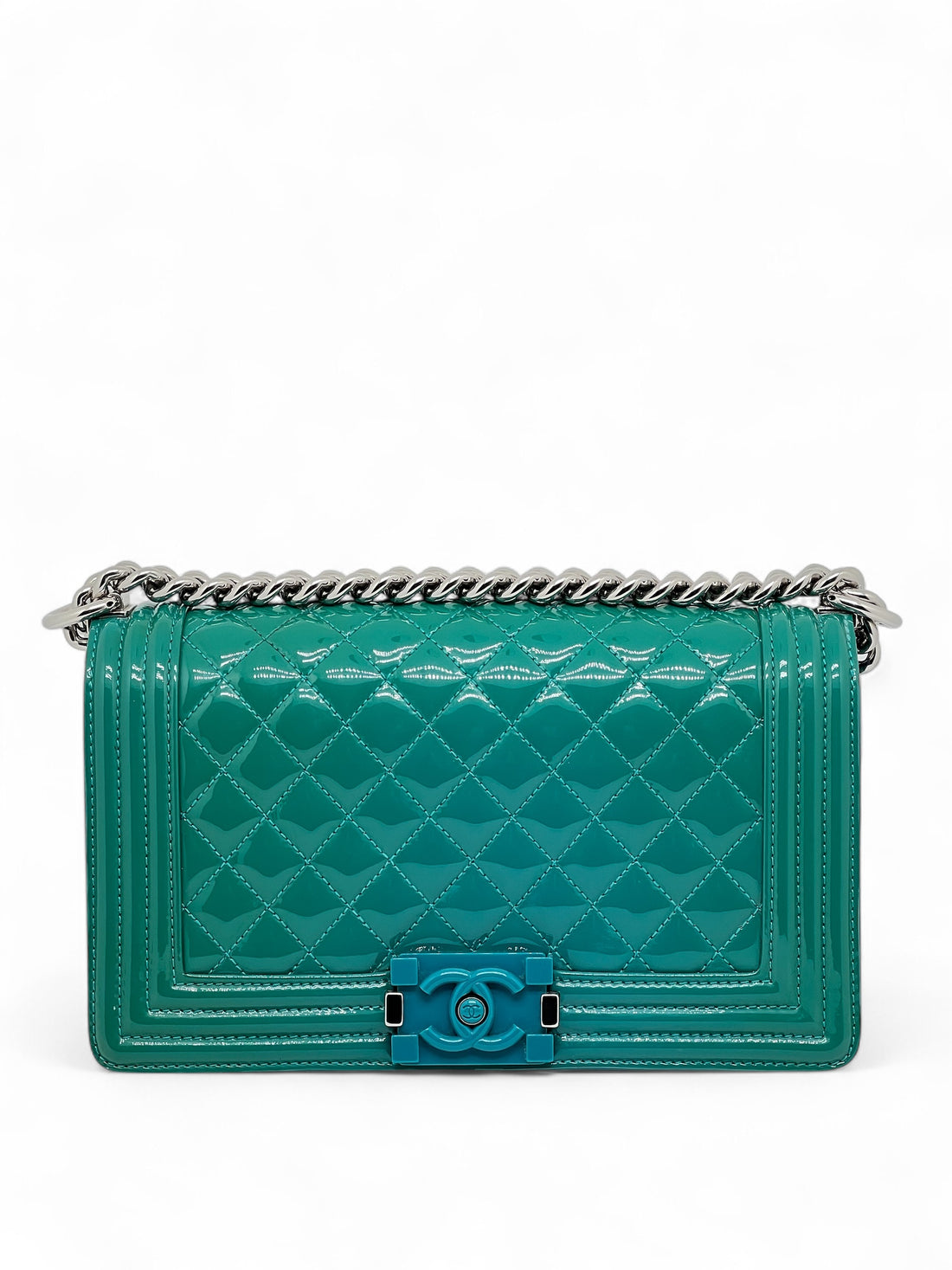 Chanel - Sac Boy en cuir verni
