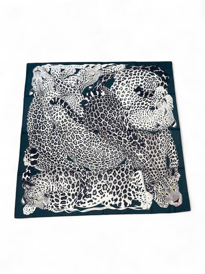 Hermès - Carré 90 « Lazy Leopardesses »