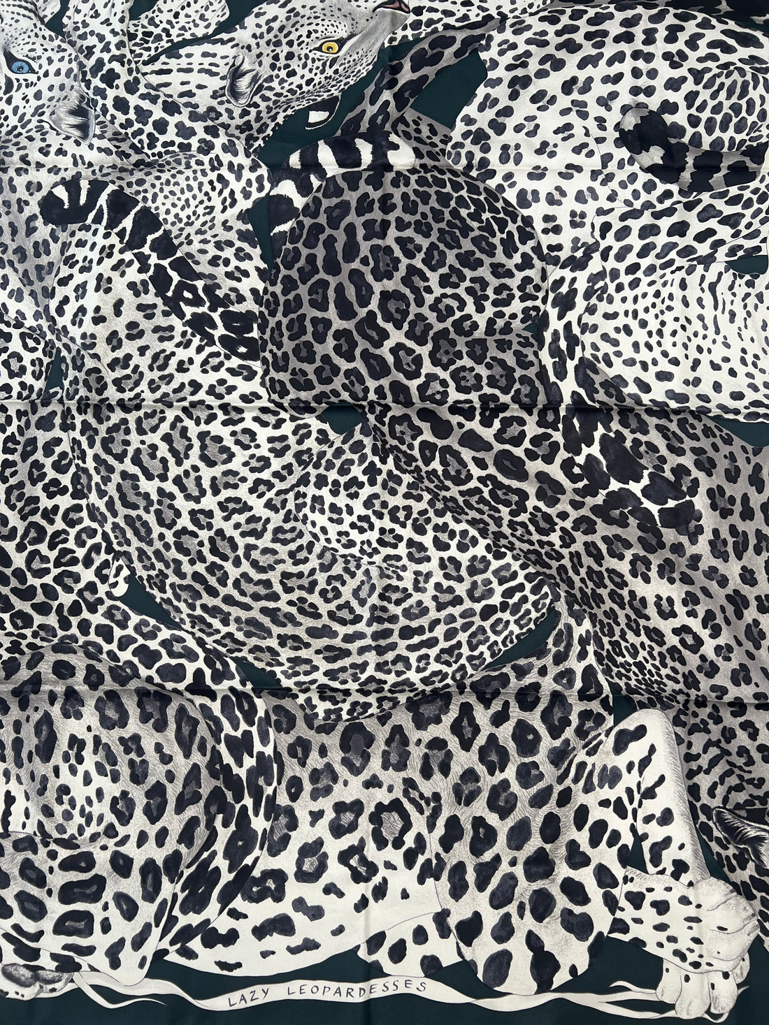 Hermès - Carré 90 « Lazy Leopardesses »