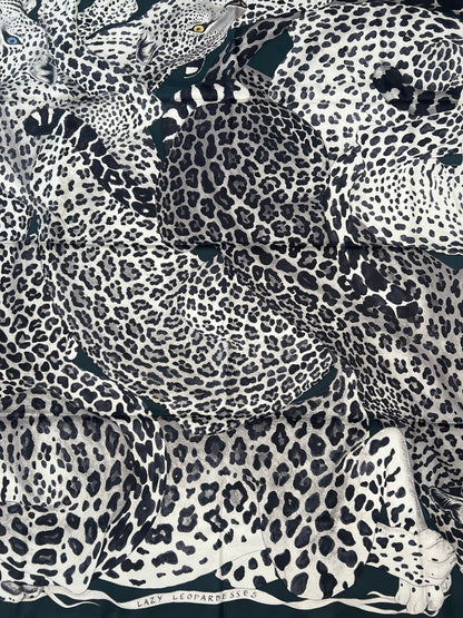 Hermès - Carré 90 « Lazy Leopardesses »