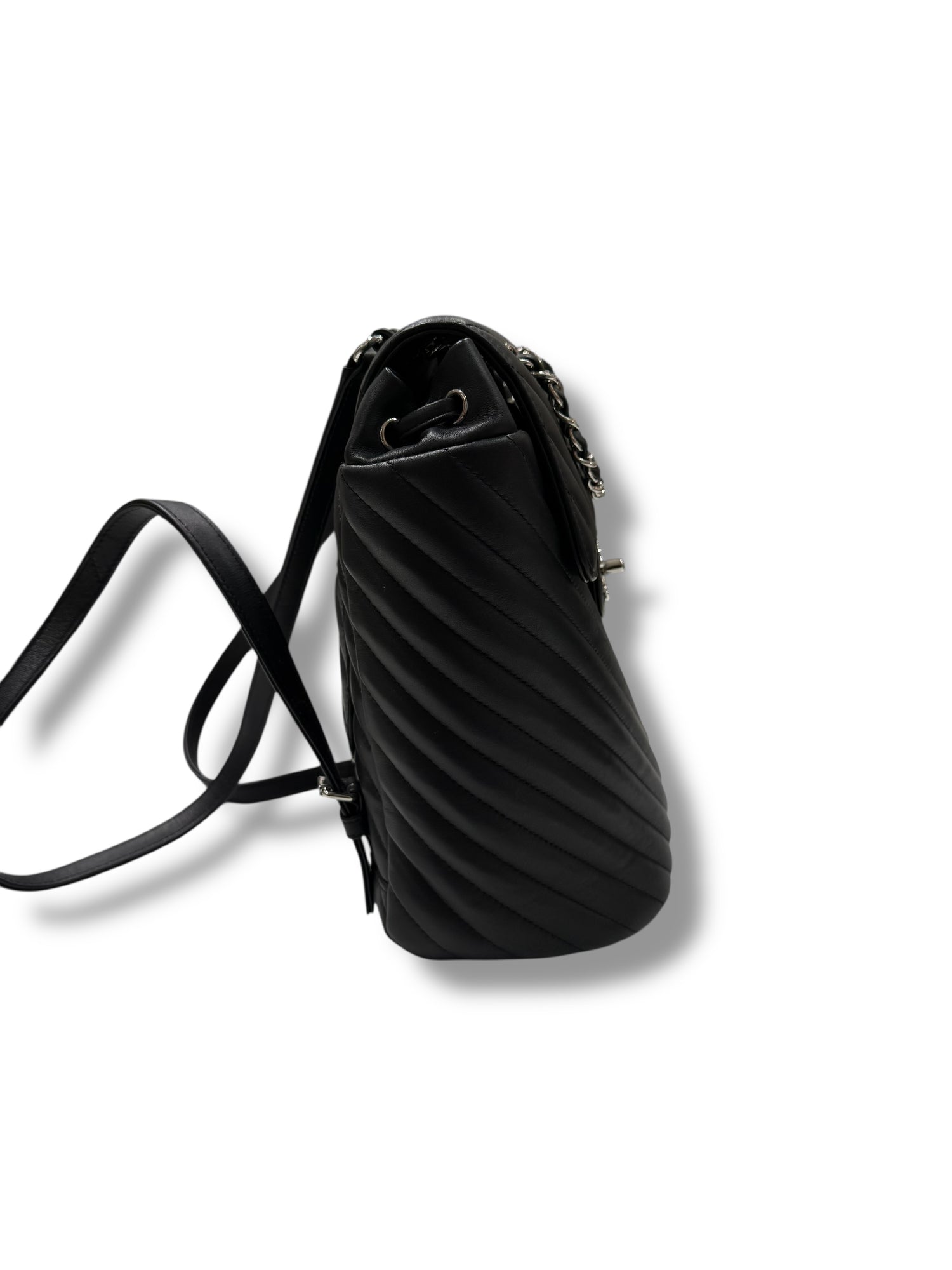 Sac Chanel à Dos CC Chevron Noir | Les Folies d’Eugénie