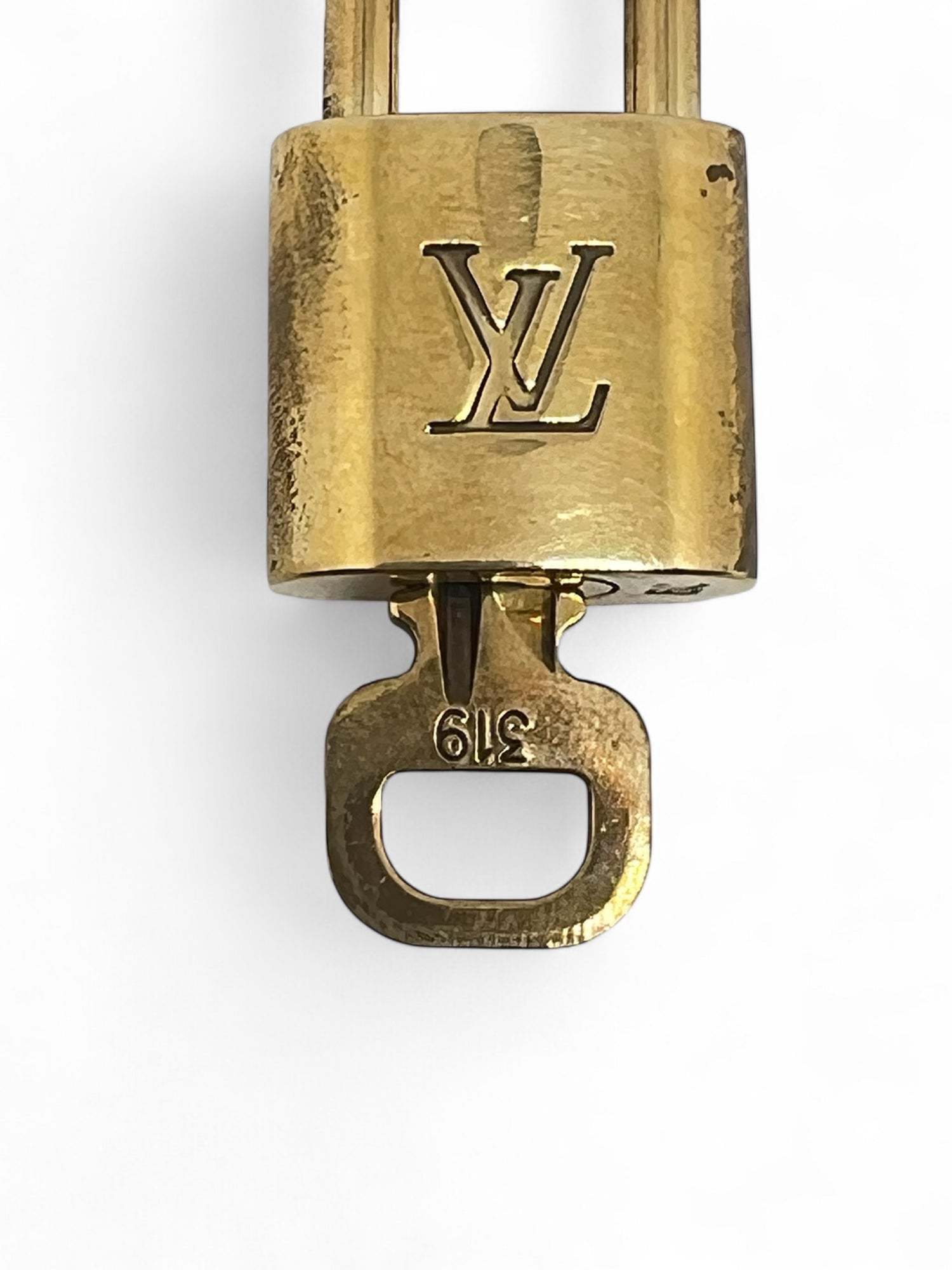 Louis Vuitton -  Cadenas LV 319