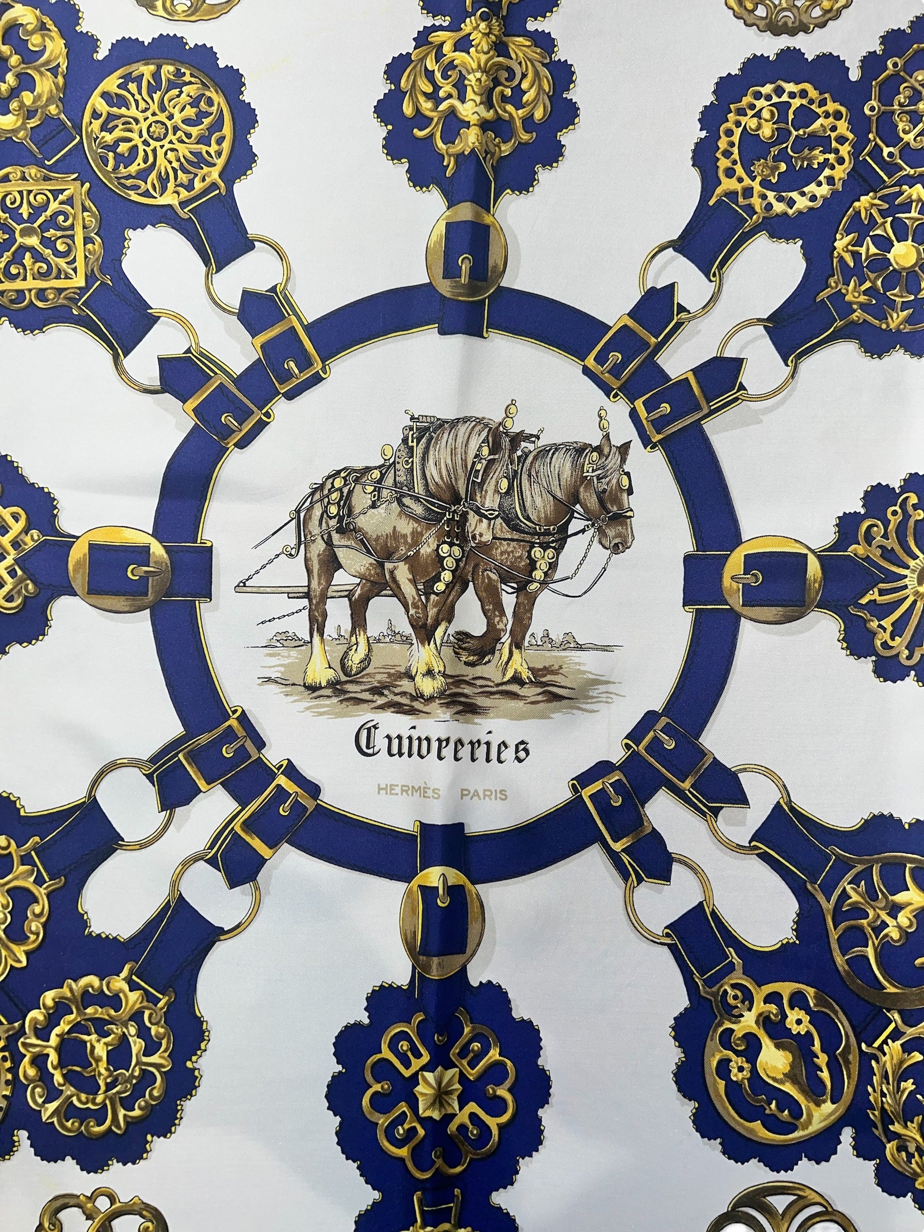 HERMES　エルメス　大判スカーフ　銅細工　5673 エルメス - エルメスの銅細工のスカーフ – Les Folies d'Eugenie