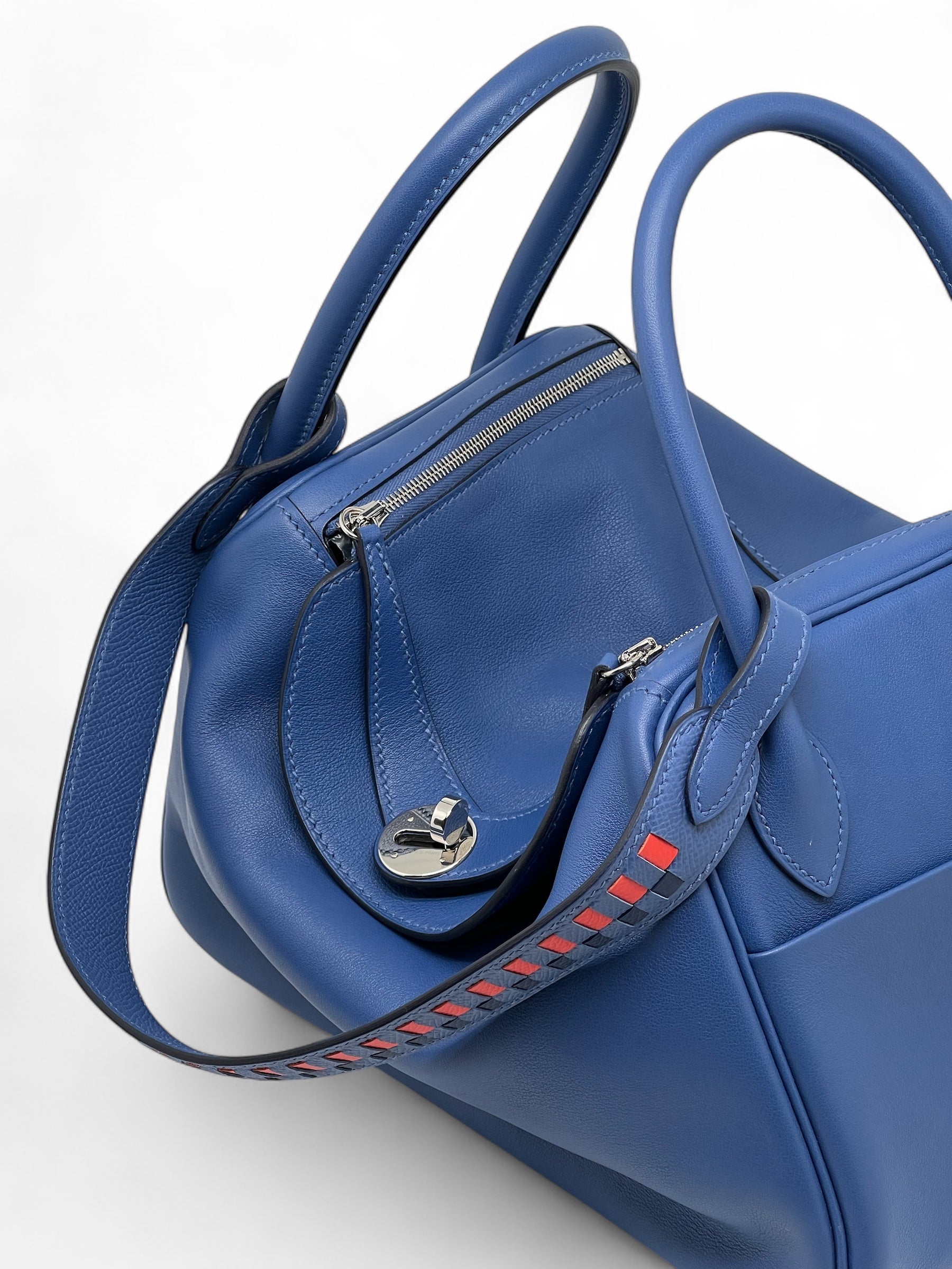 Hermès - Tasche Lindy 26 Saphirblau