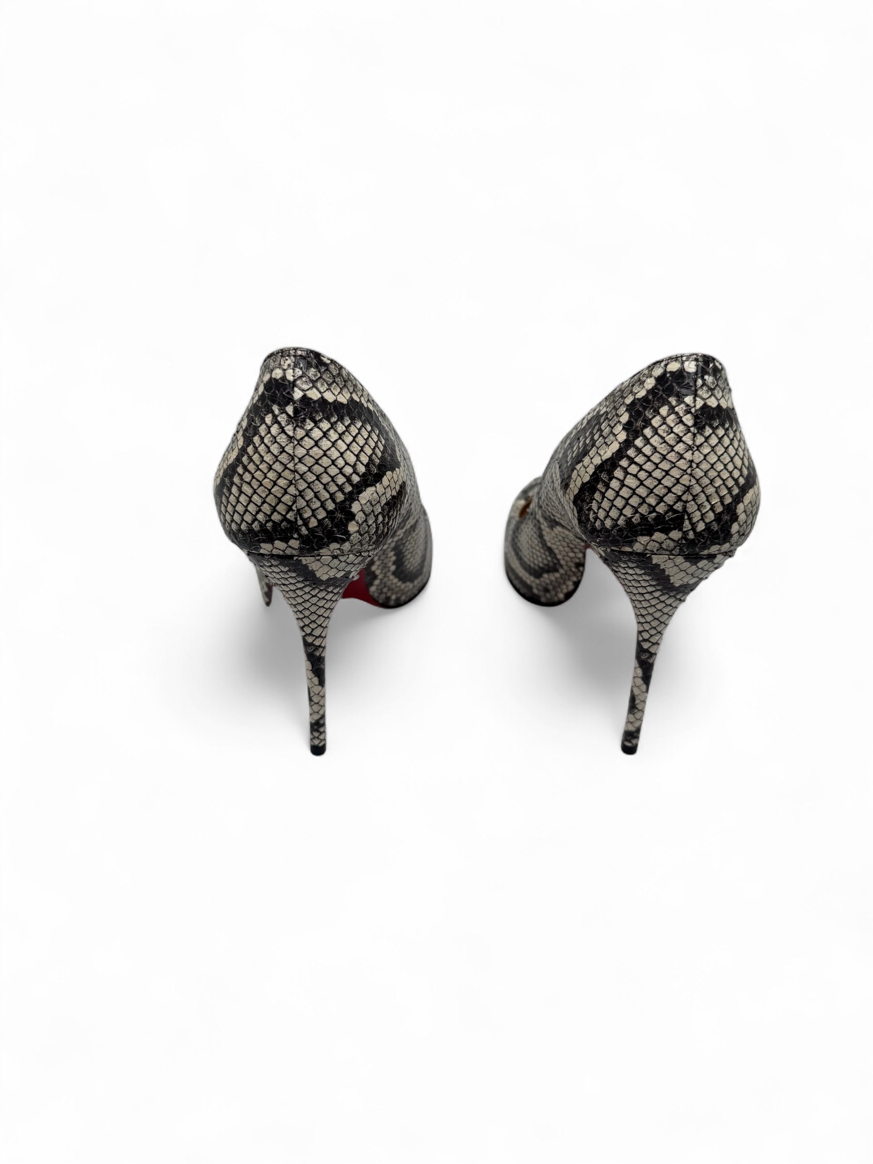 Louboutin - Pumps aus Pythonleder Gr. 39,5