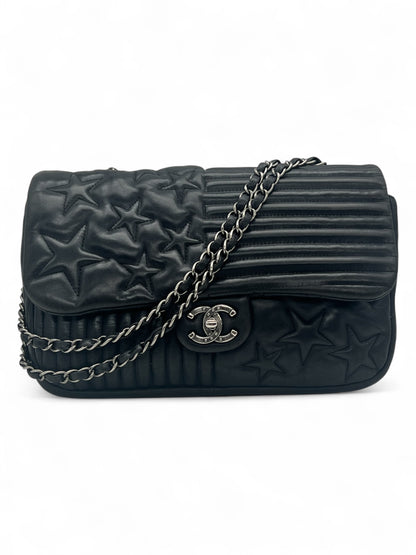 Chanel - Schwarze Umhängetasche mit Klappe