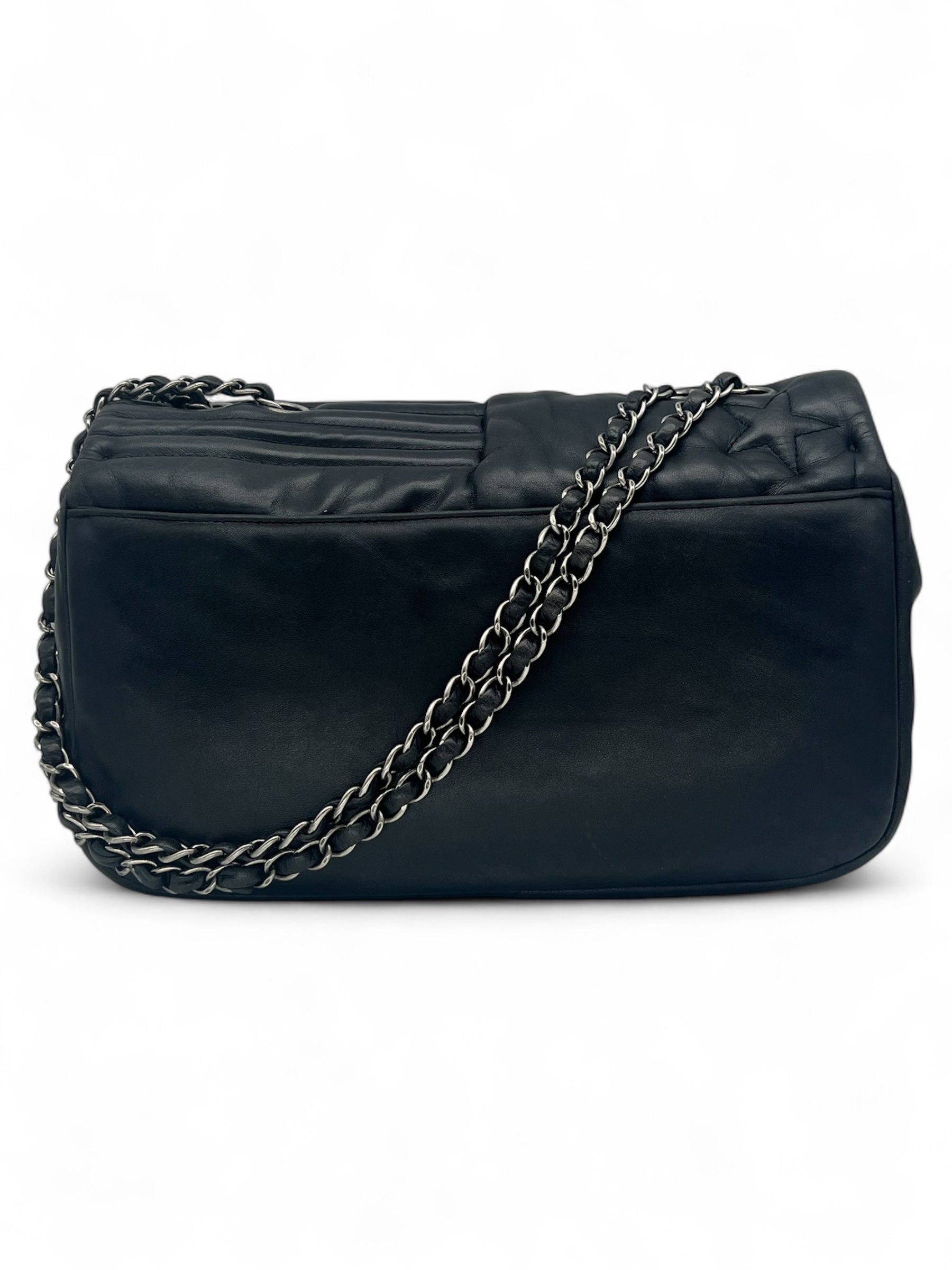 Chanel - Schwarze Umhängetasche mit Klappe