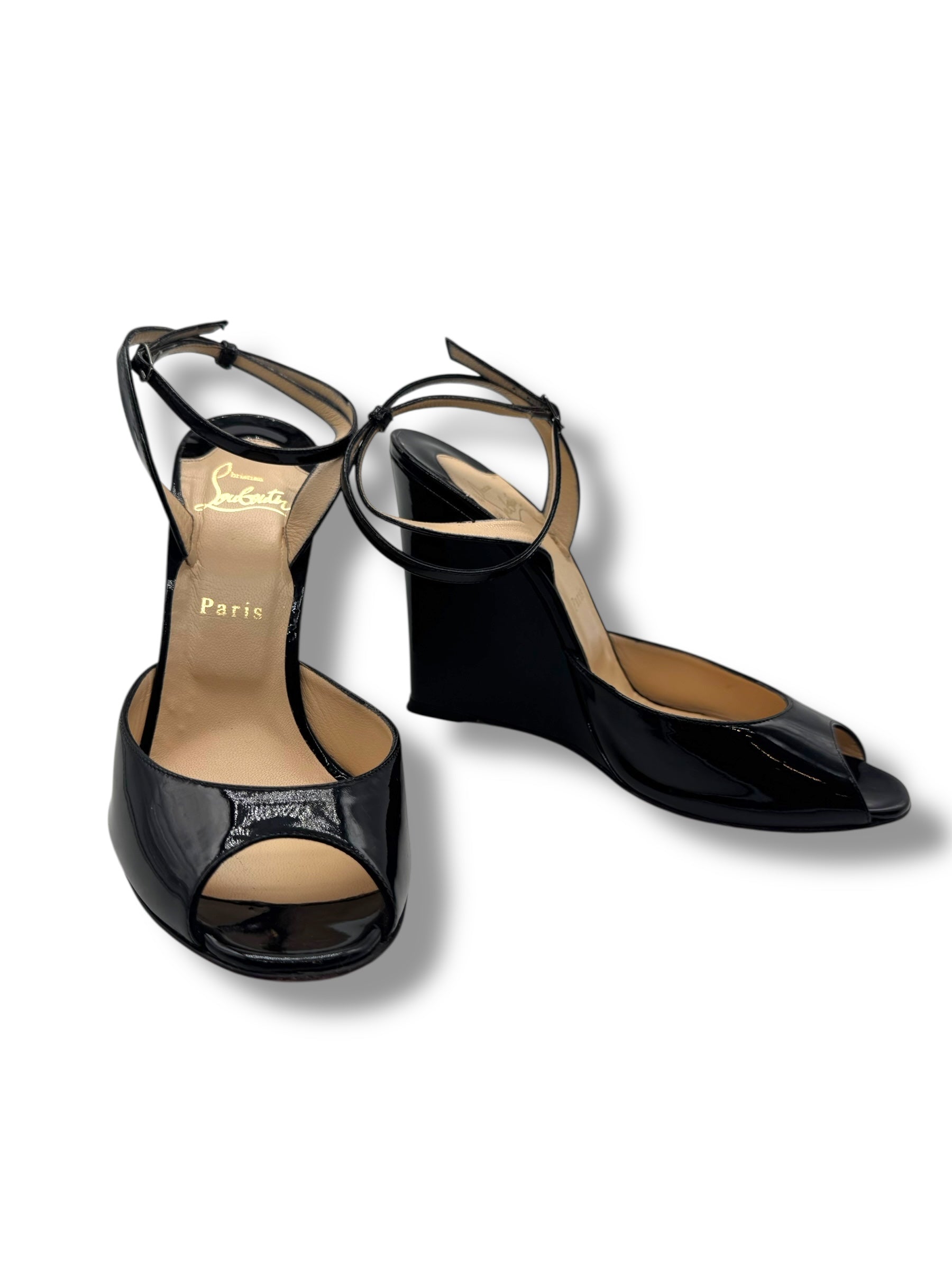 Louboutin - Schwarzer Lack Keilabsatz Gr. 39,5