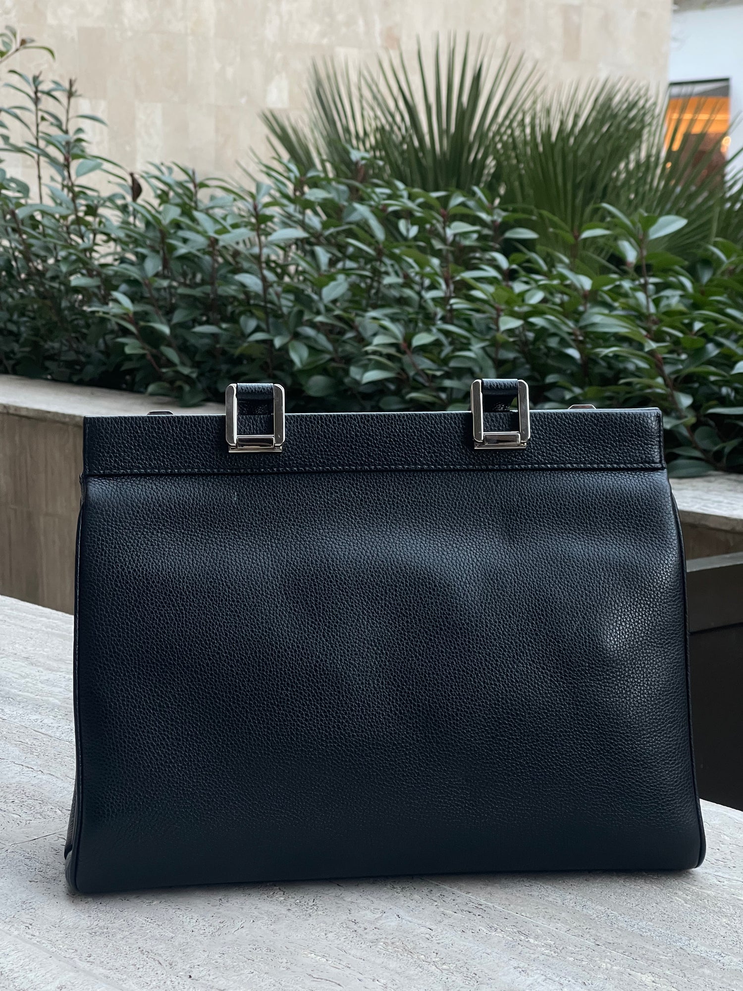 Gucci - MM black leather Zumi bag