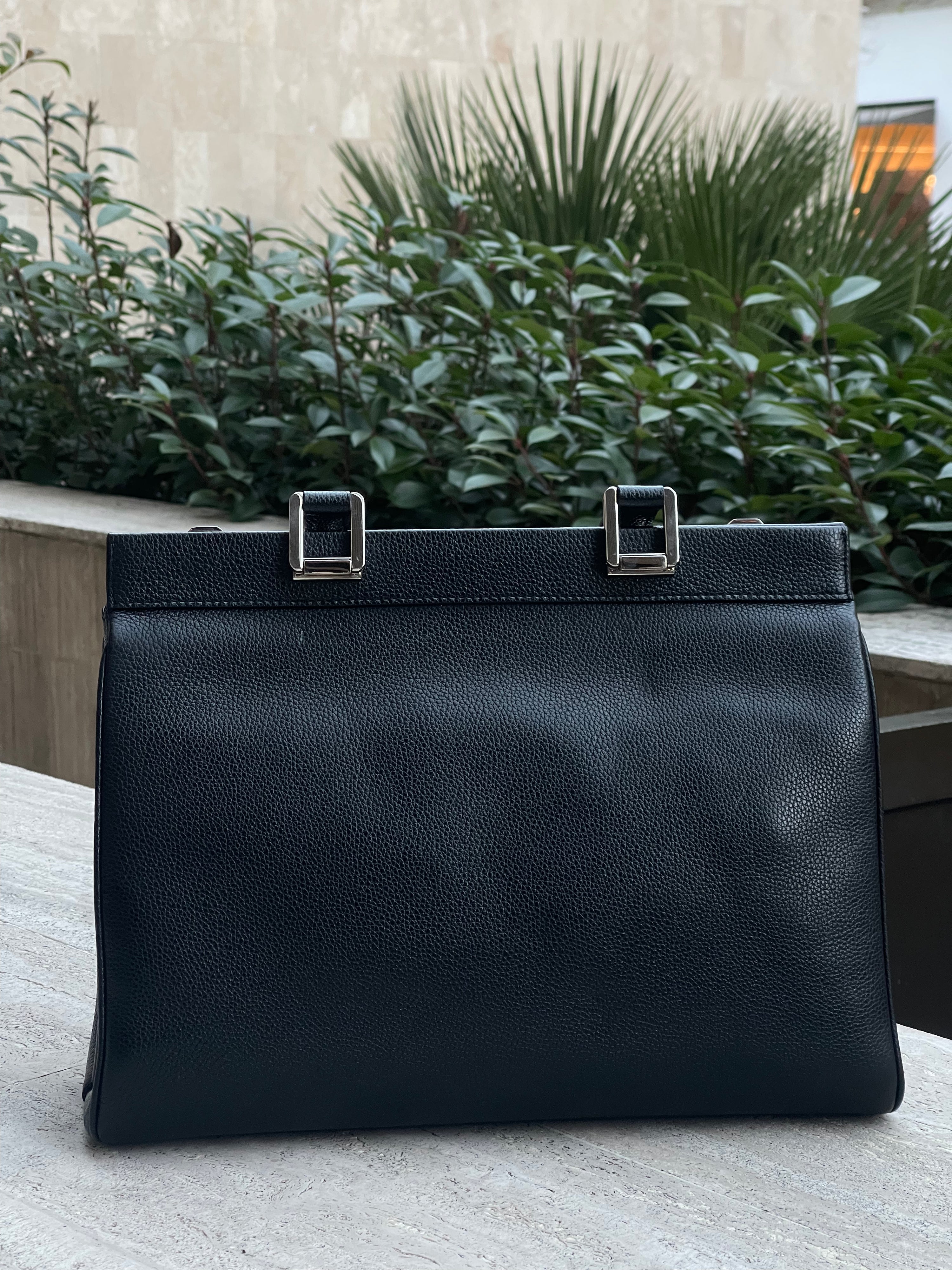 Gucci - Medium black leather Zumi bag