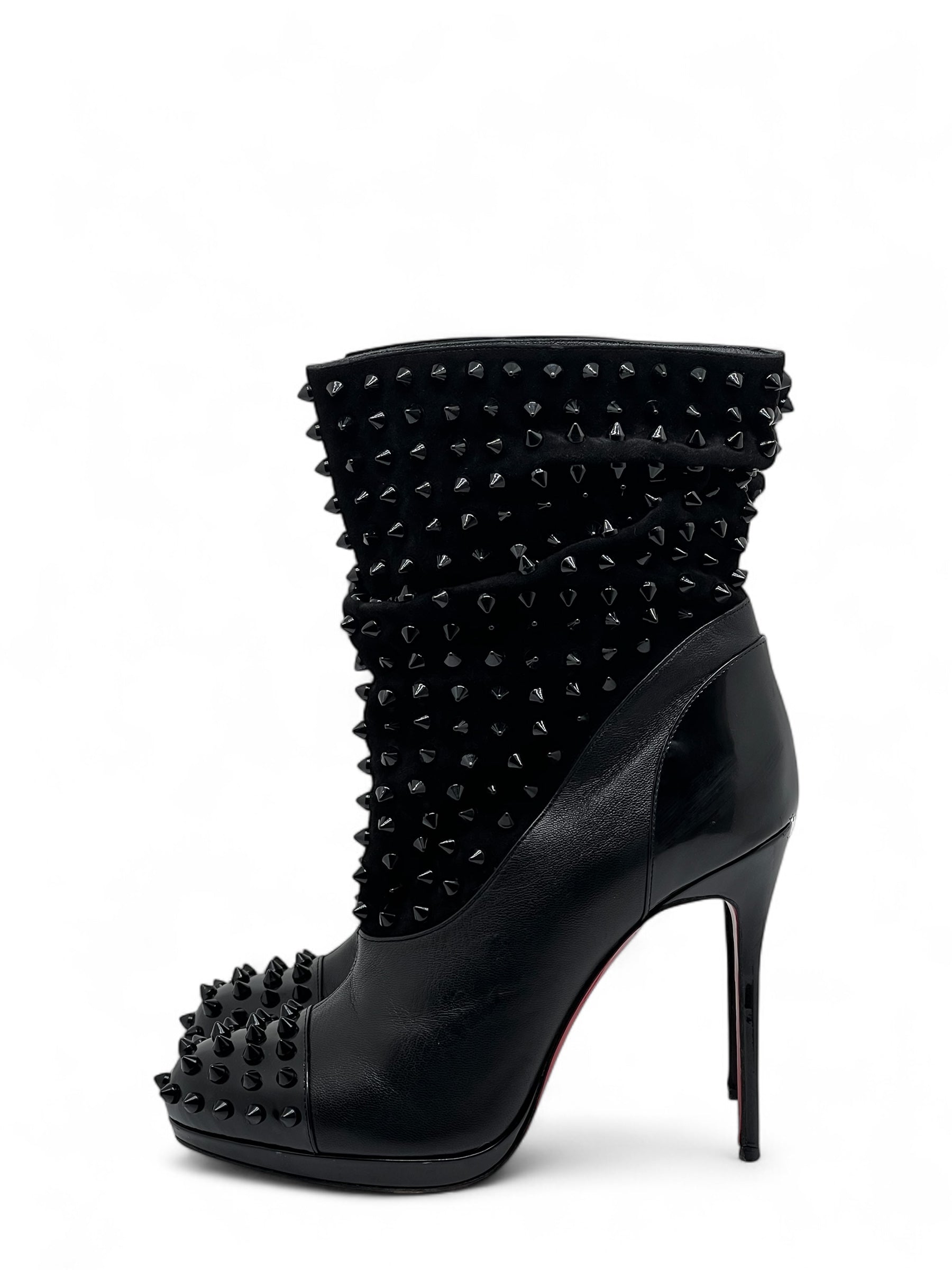 Christian Louboutin - Stiefeletten mit Nieten Gr. 37