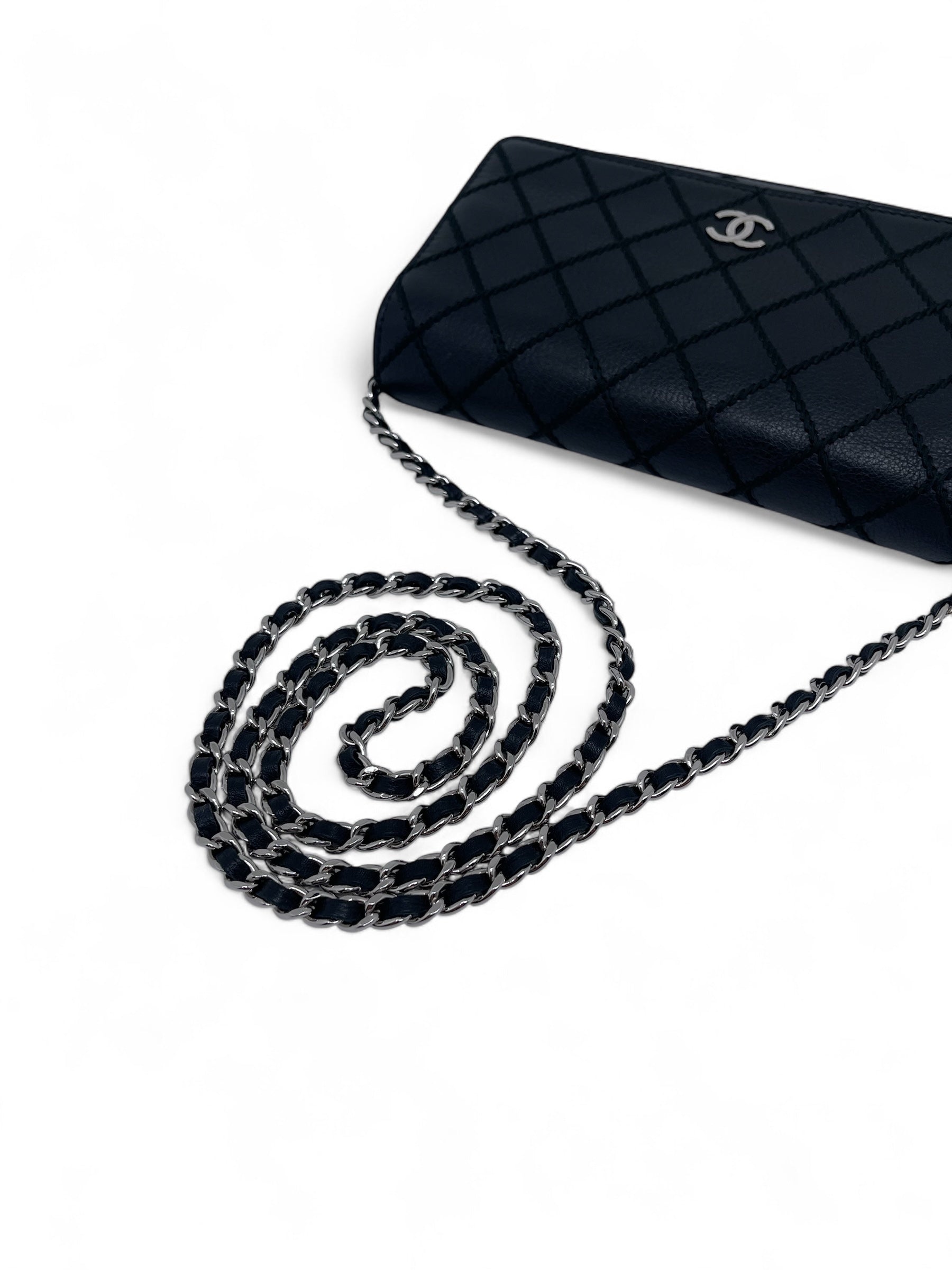 Chanel - Sac Wallet on chain noir avec surpiqûres