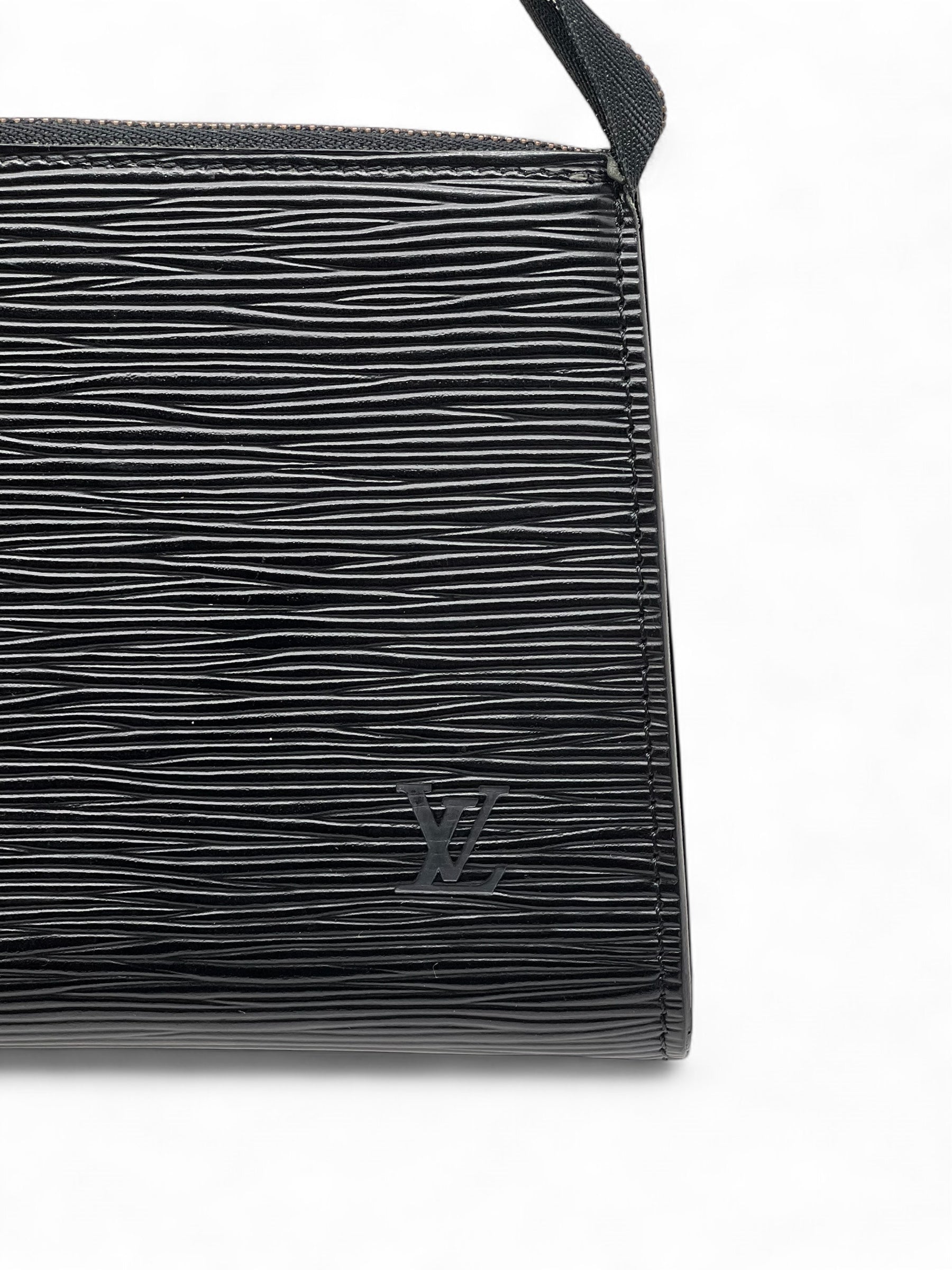 Louis Vuitton - Sac Pochette accessoires cuir épi