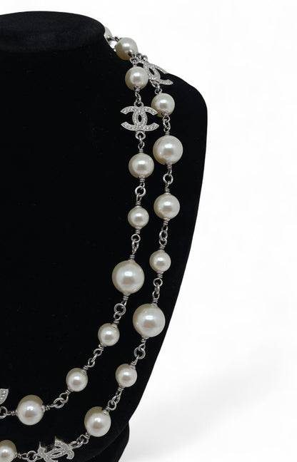 Chanel - Sautoir avec perles