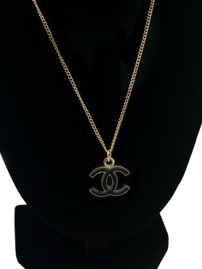 Chanel - Pendentif CC noir