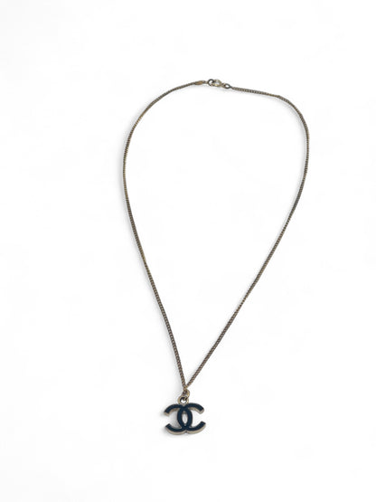 Chanel - Pendentif CC noir