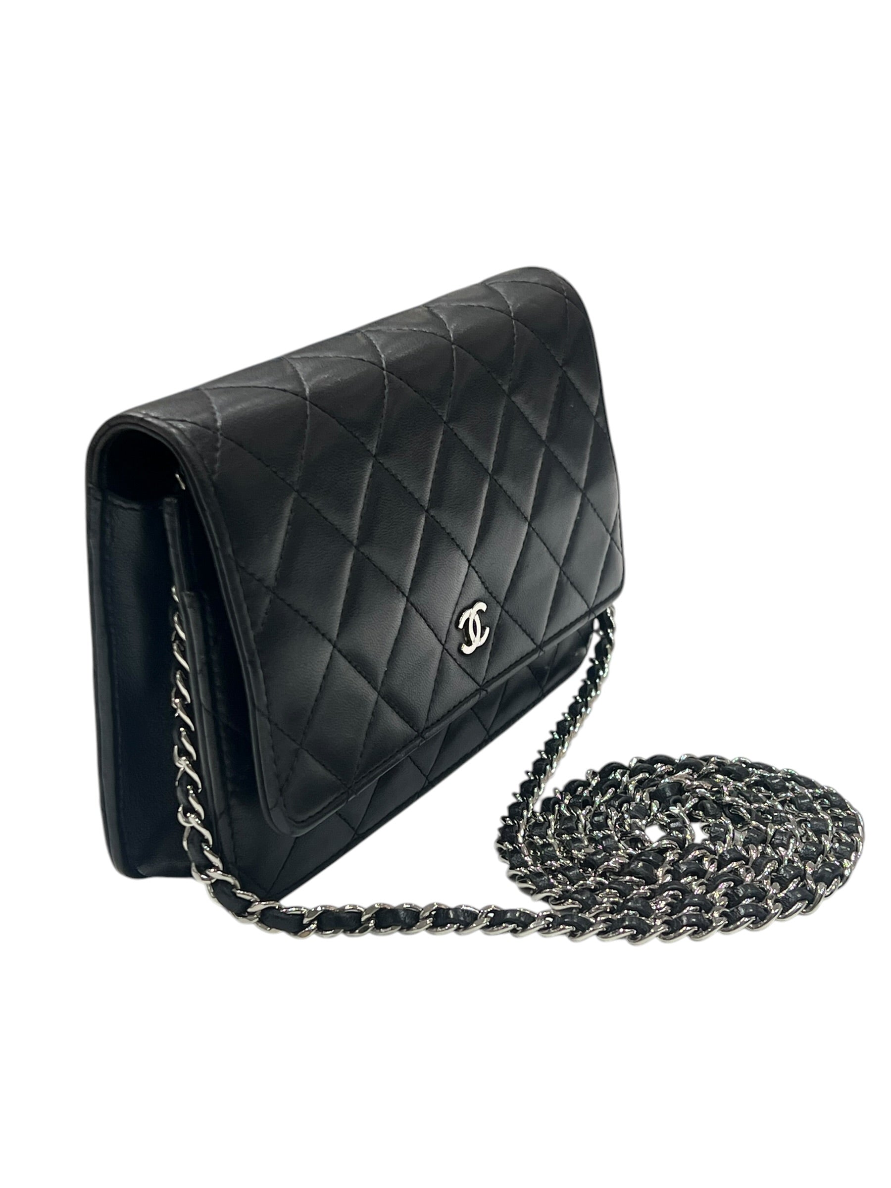 Chanel - Wallet on Chain classico in pelle nera con finiture argentate
