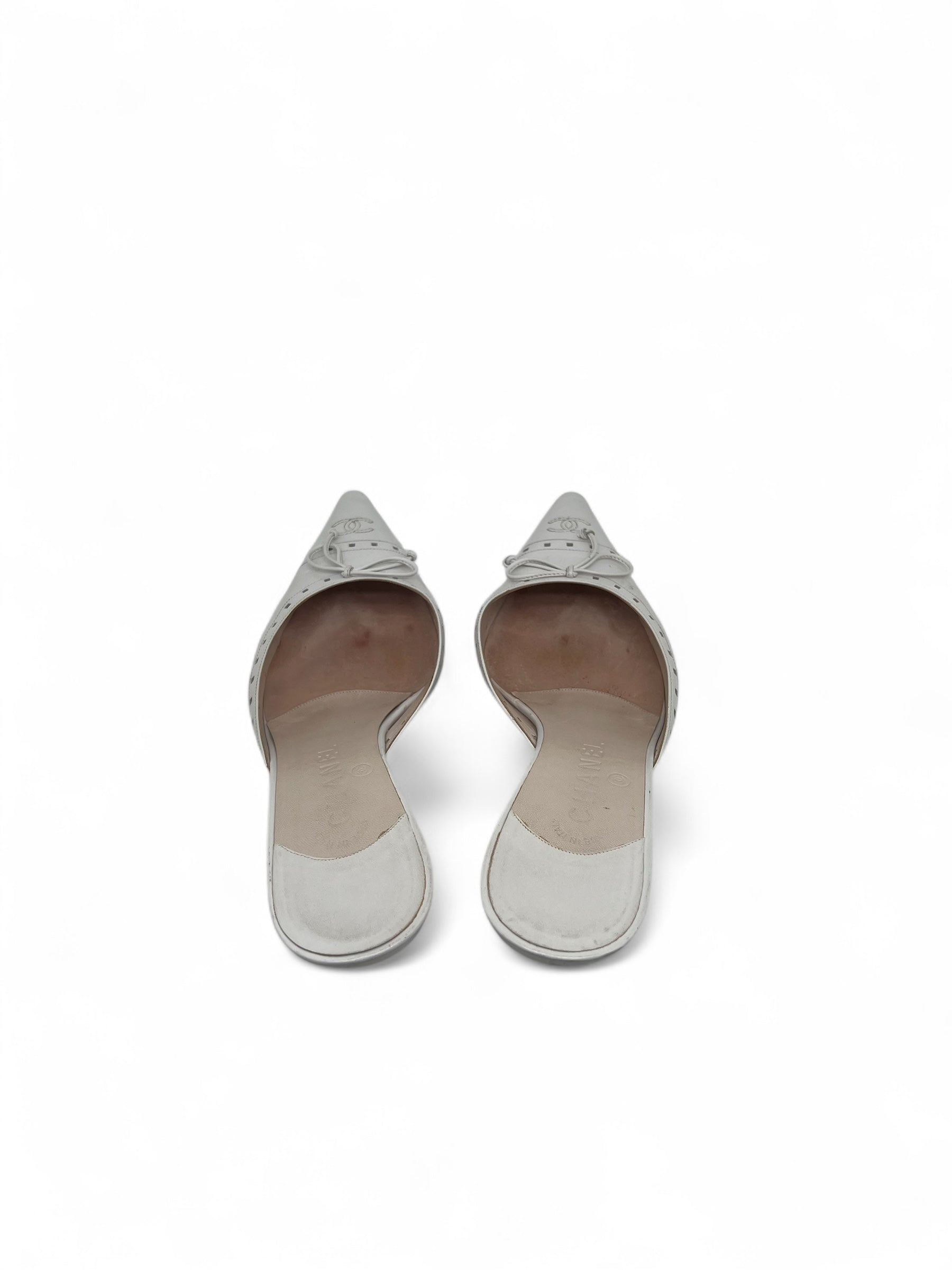 Chanel - Weiße Absatzpantoffeln Größe 39,5
