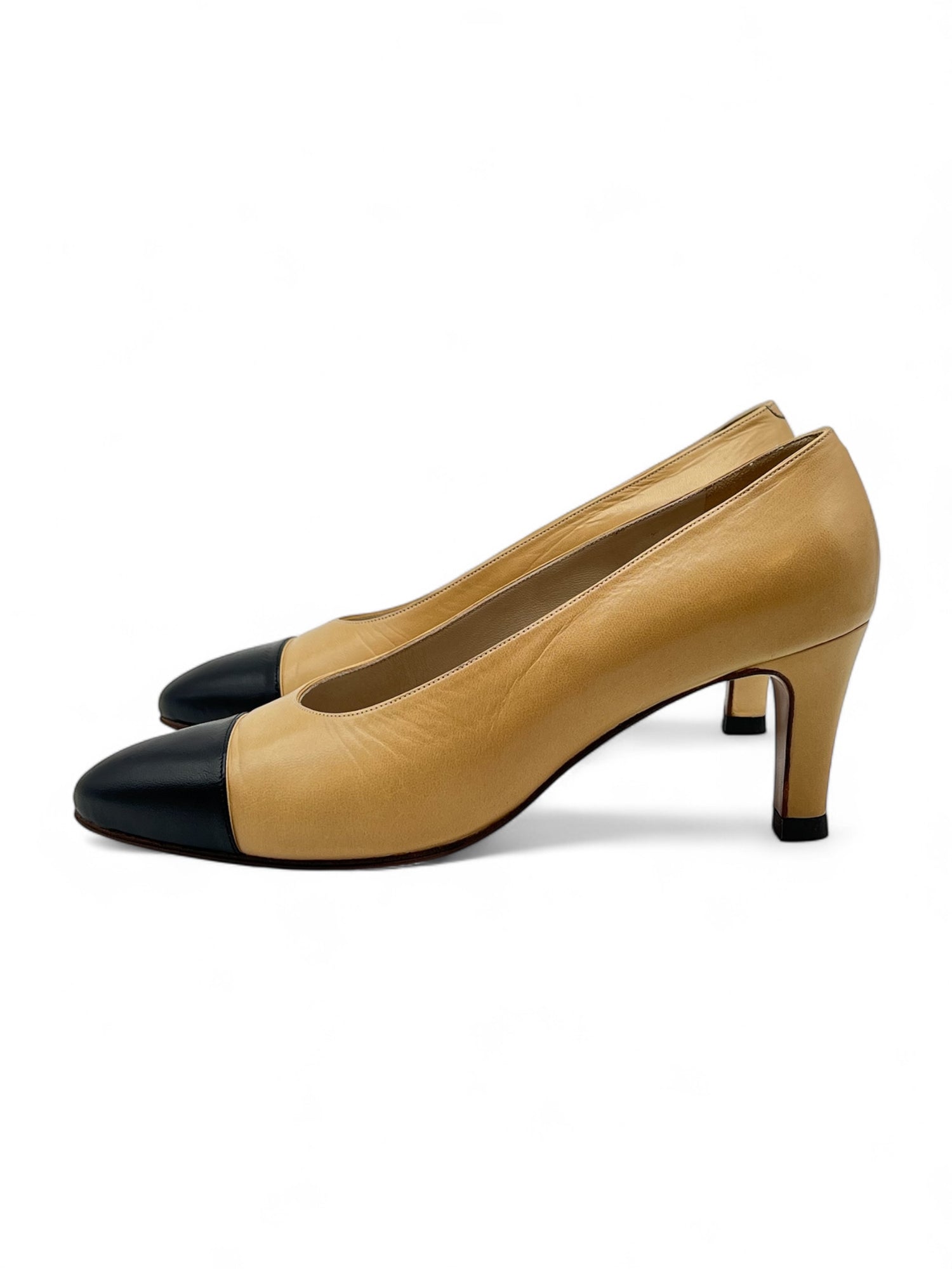 Chanel - Two-tone pumps Size 37