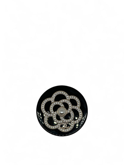 Chanel - Broche camélia à strass