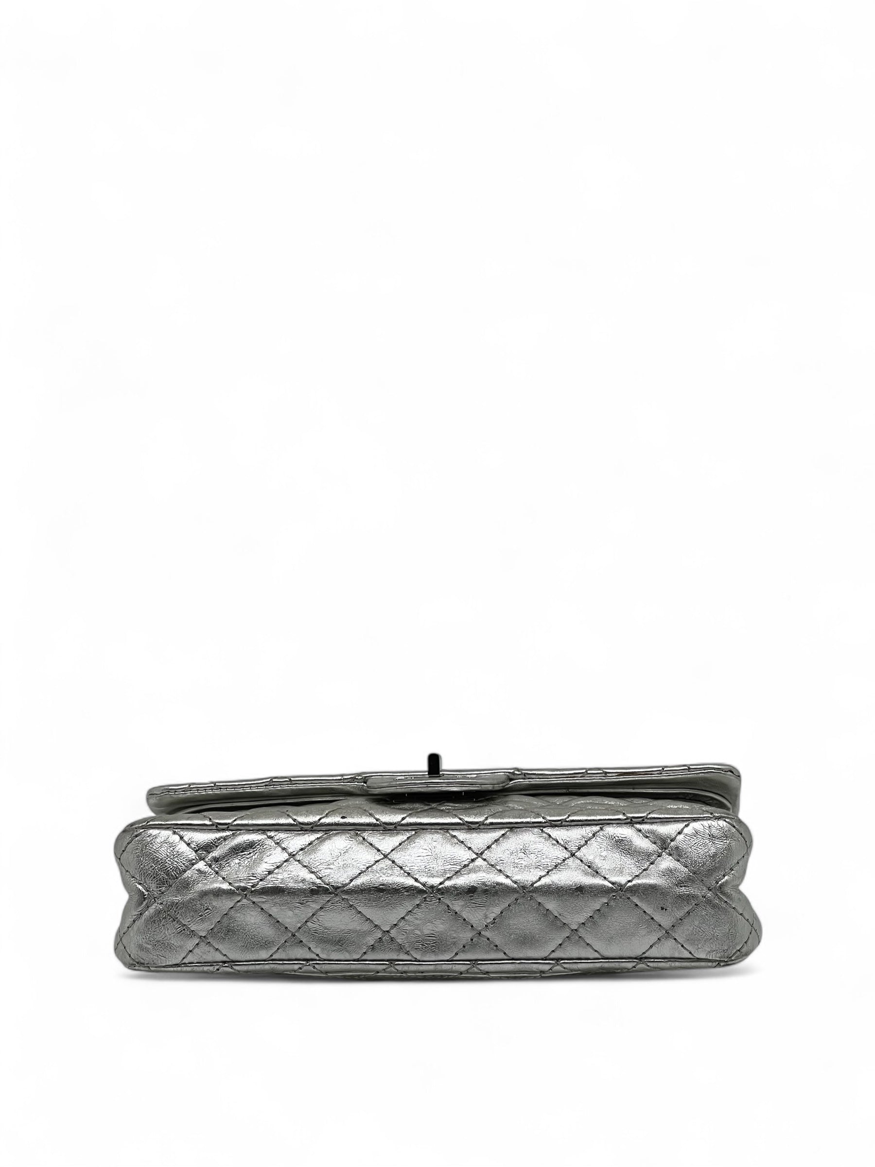 Chanel - Sac 2.55 argenté