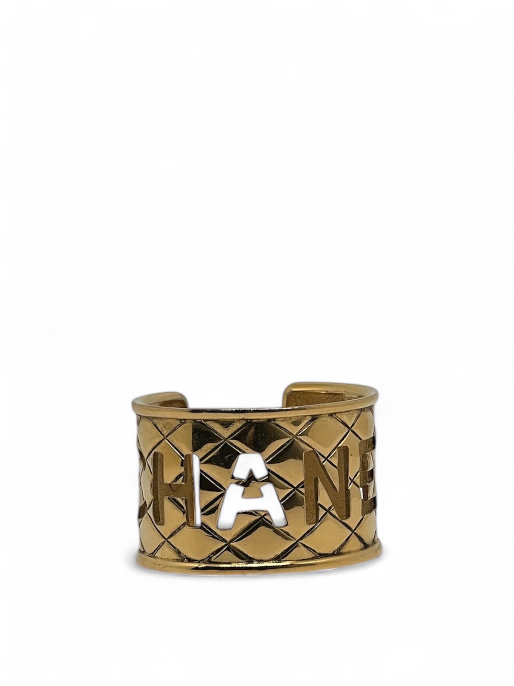 Chanel - Goldfarbene Manschette