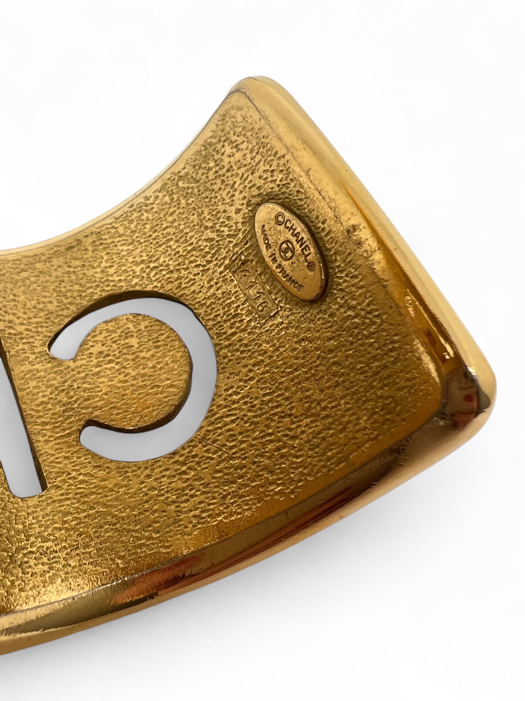Chanel - Goldfarbene Manschette